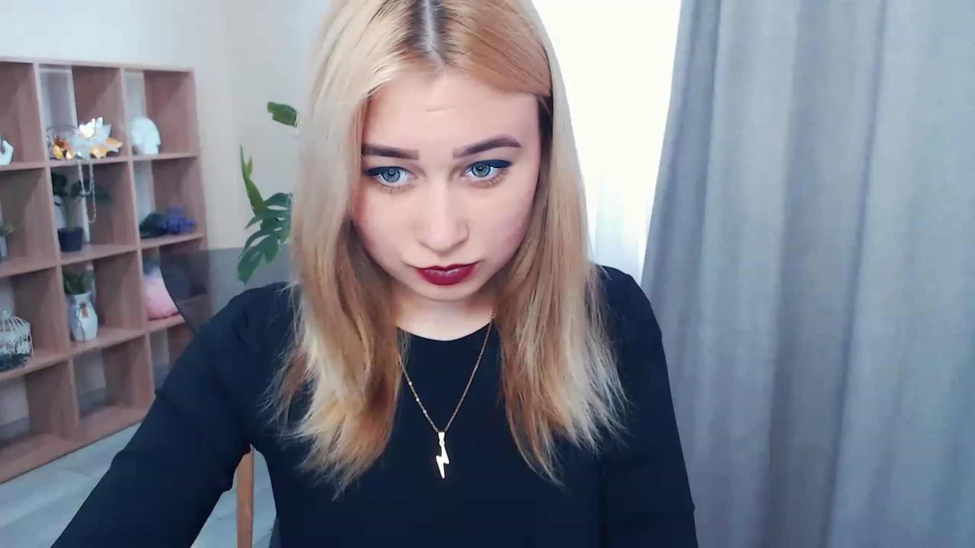 Gallery image thumbnail from Kukla_kolduna's myfreecams stream on, 04/01/2023, 13:06 image 6 of 20