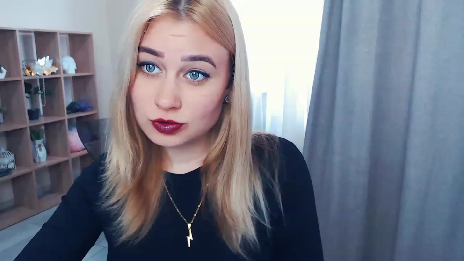 Gallery image thumbnail from Kukla_kolduna's myfreecams stream on, 04/01/2023, 13:06 image 8 of 20