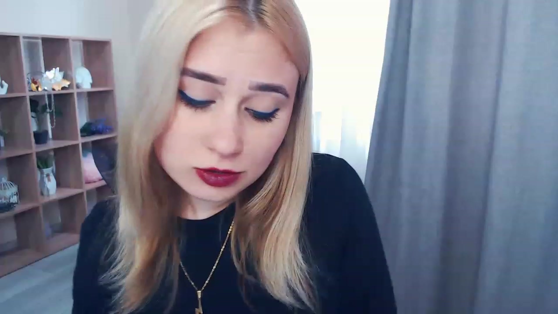 Gallery image thumbnail from Kukla_kolduna's myfreecams stream on, 04/01/2023, 13:06 image 16 of 20