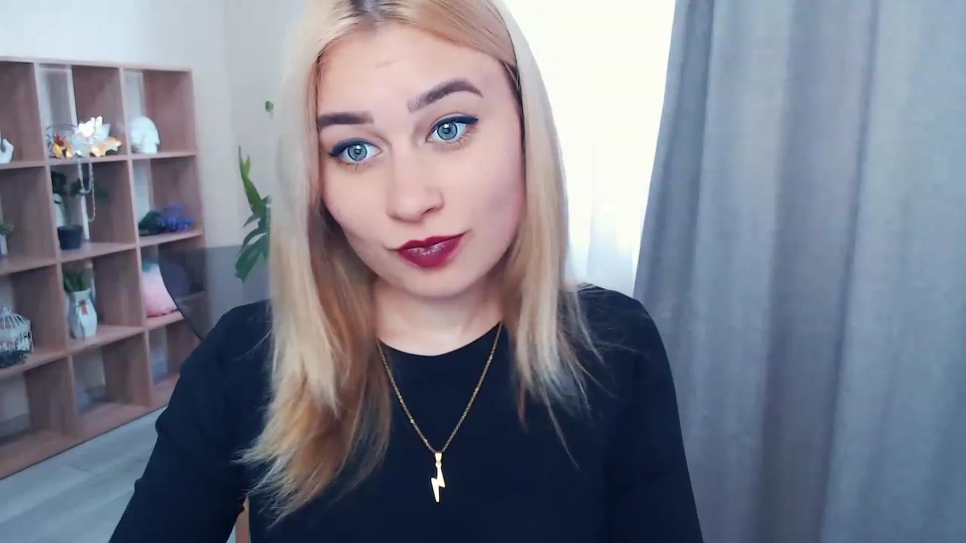 Gallery image thumbnail from Kukla_kolduna's myfreecams stream on, 04/01/2023, 13:06 image 10 of 20