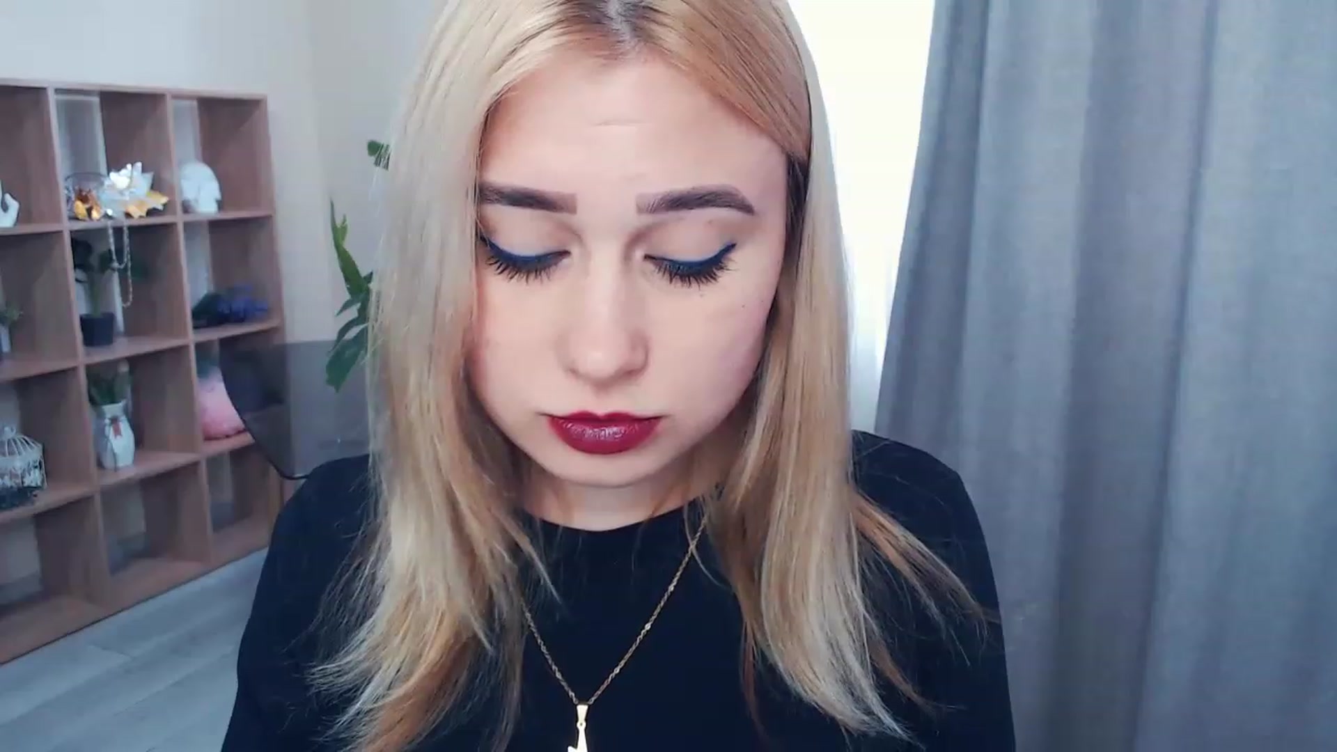 Gallery image thumbnail from Kukla_kolduna's myfreecams stream on, 04/01/2023, 13:06 image 18 of 20