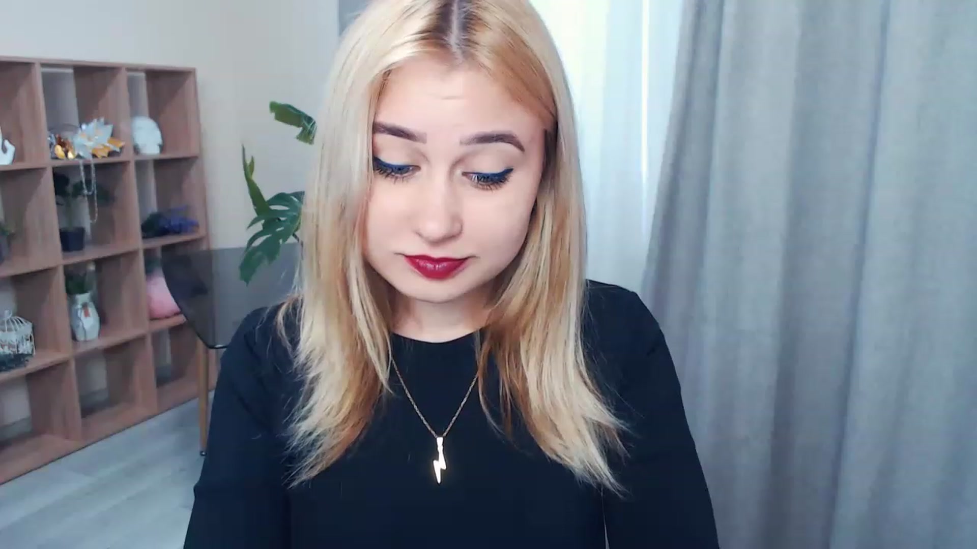 Gallery image thumbnail from Kukla_kolduna's myfreecams stream on, 04/01/2023, 14:17 image 15 of 20