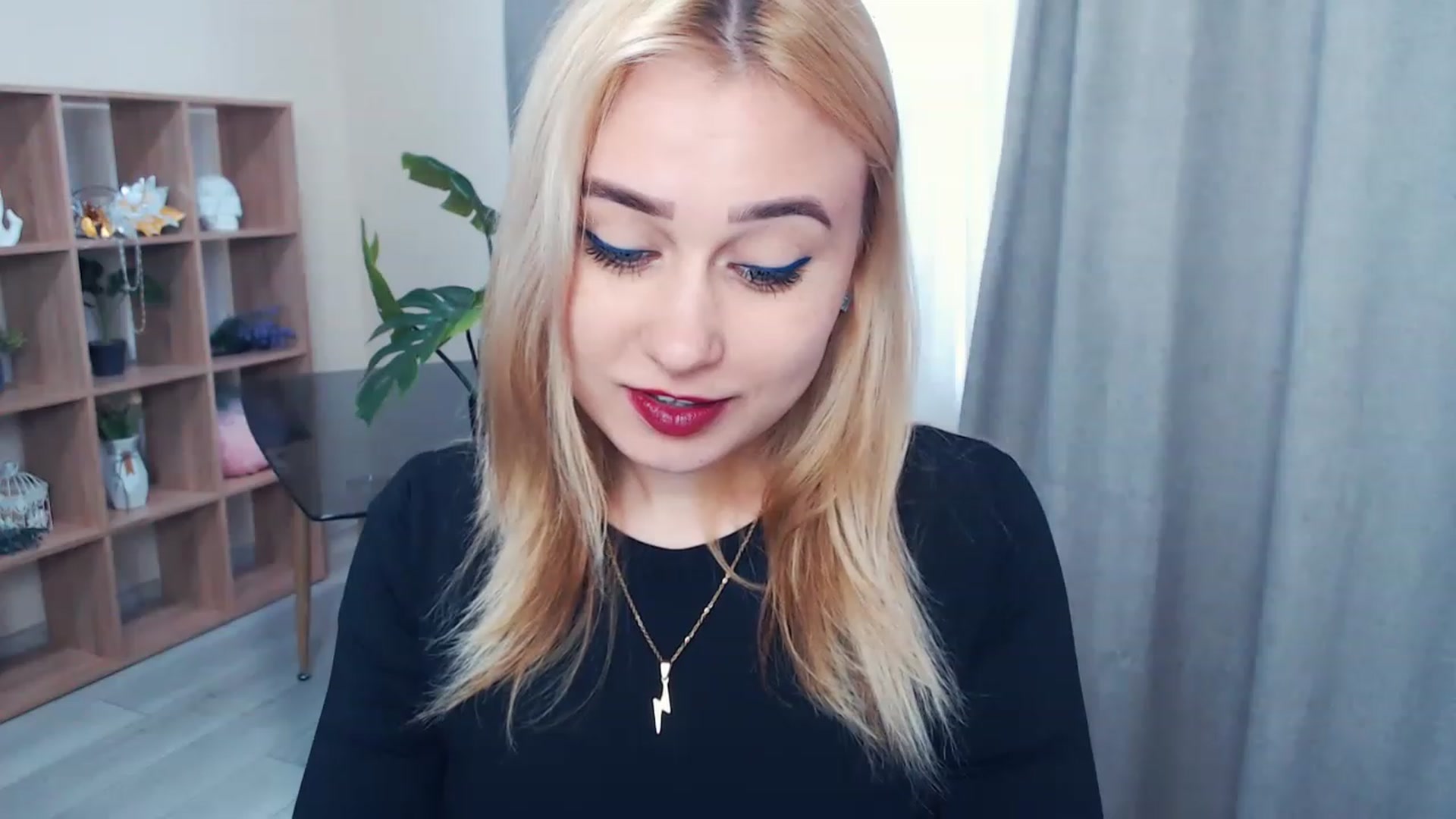 Gallery image thumbnail from Kukla_kolduna's myfreecams stream on, 04/01/2023, 14:17 image 11 of 20
