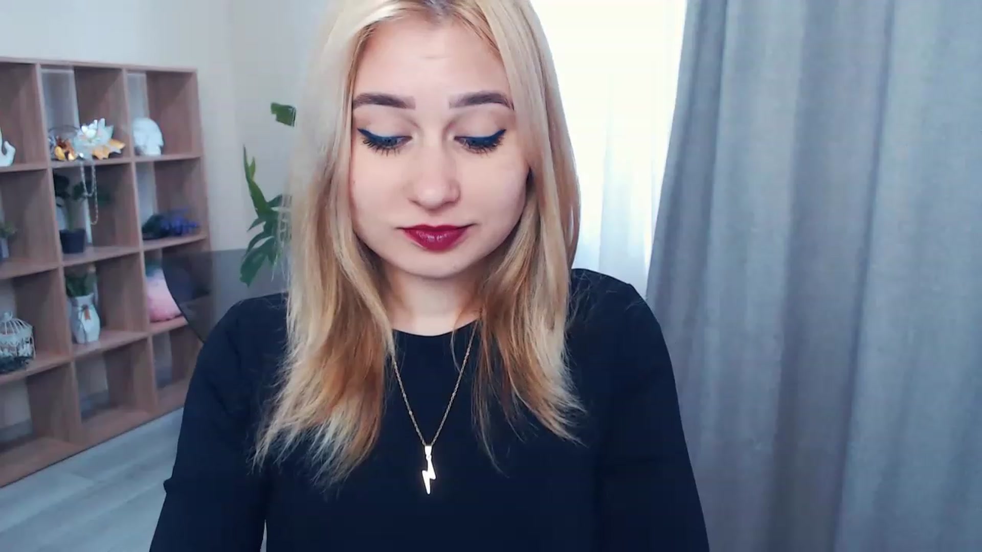 Gallery image thumbnail from Kukla_kolduna's myfreecams stream on, 04/01/2023, 14:17 image 10 of 20