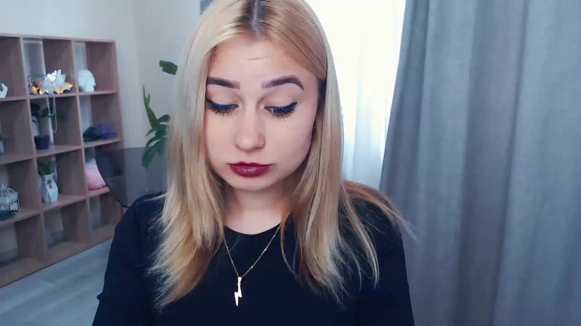 Gallery image thumbnail from Kukla_kolduna's myfreecams stream on, 04/01/2023, 14:17 image 4 of 20