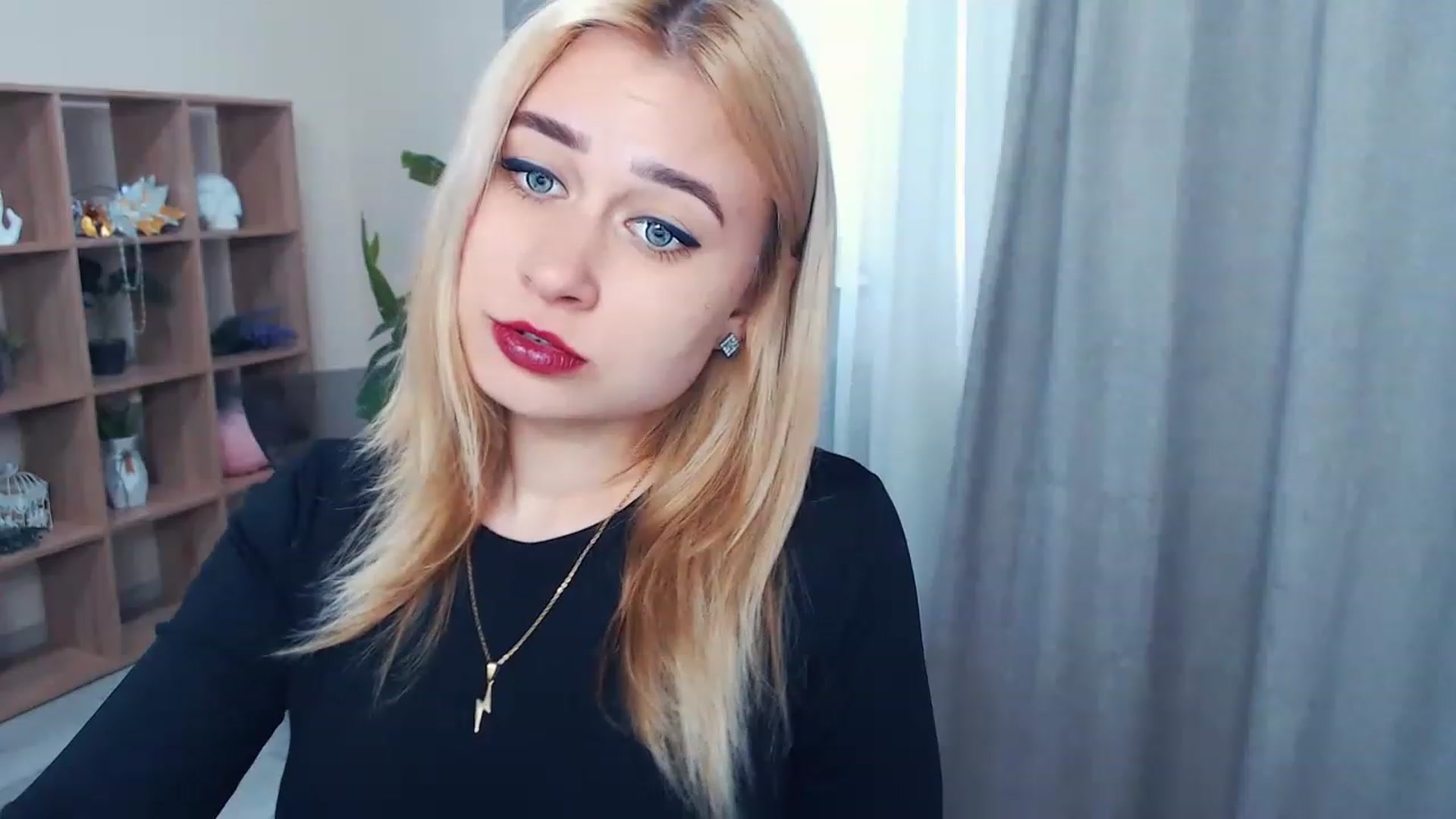 Gallery image thumbnail from Kukla_kolduna's myfreecams stream on, 04/01/2023, 14:17 image 13 of 20