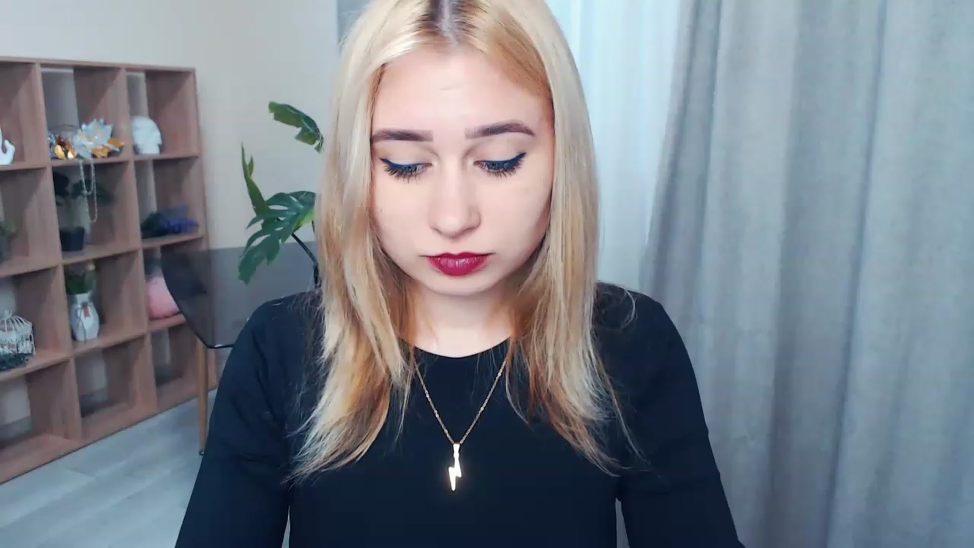Gallery image thumbnail from Kukla_kolduna's myfreecams stream on, 04/01/2023, 14:17 image 19 of 20