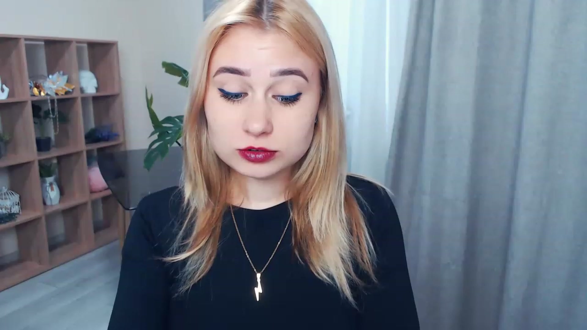 Gallery image thumbnail from Kukla_kolduna's myfreecams stream on, 04/01/2023, 14:17 image 16 of 20