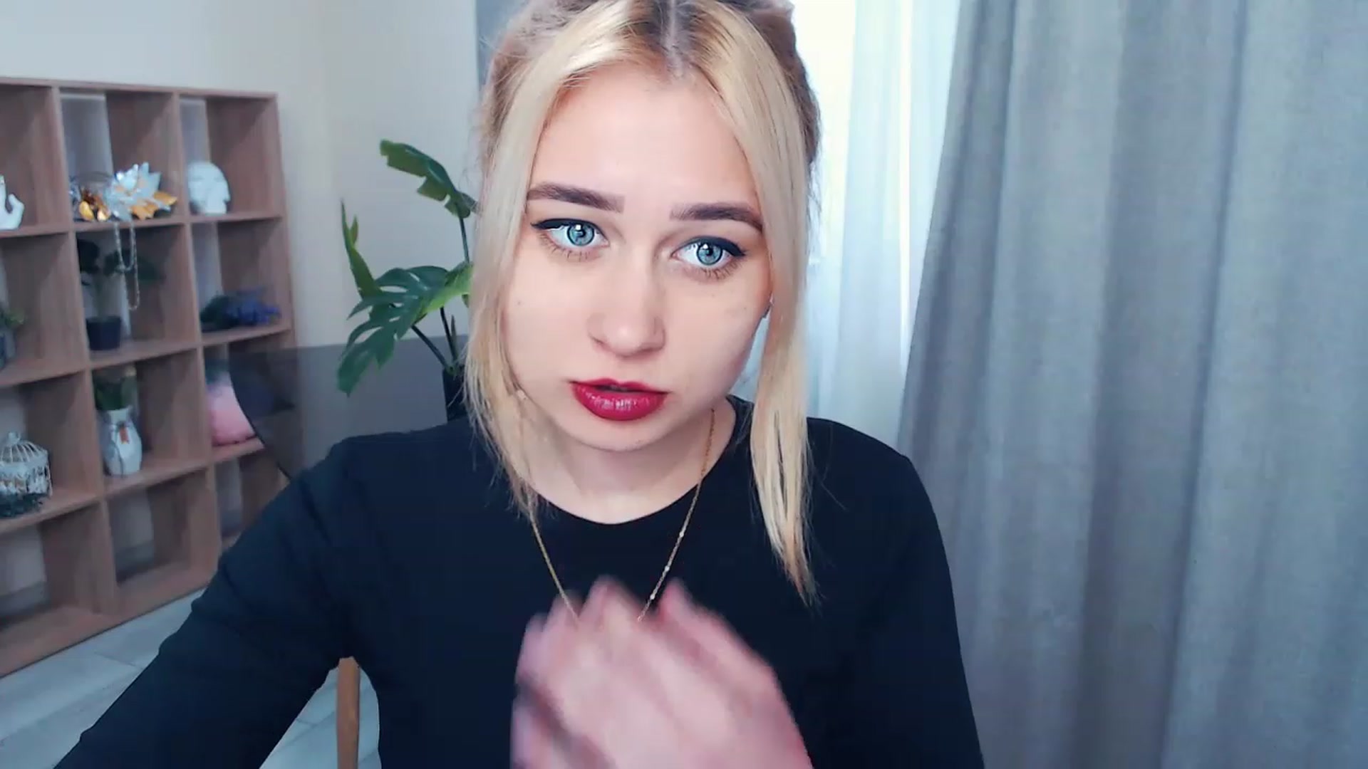 Gallery image thumbnail from Kukla_kolduna's myfreecams stream on, 04/01/2023, 15:15 image 19 of 20