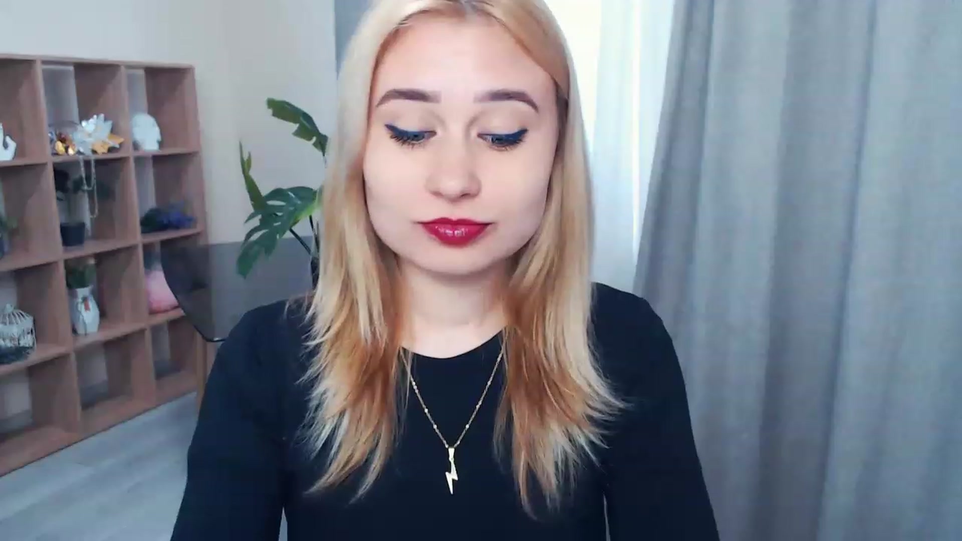 Gallery image thumbnail from Kukla_kolduna's myfreecams stream on, 04/01/2023, 15:15 image 10 of 20