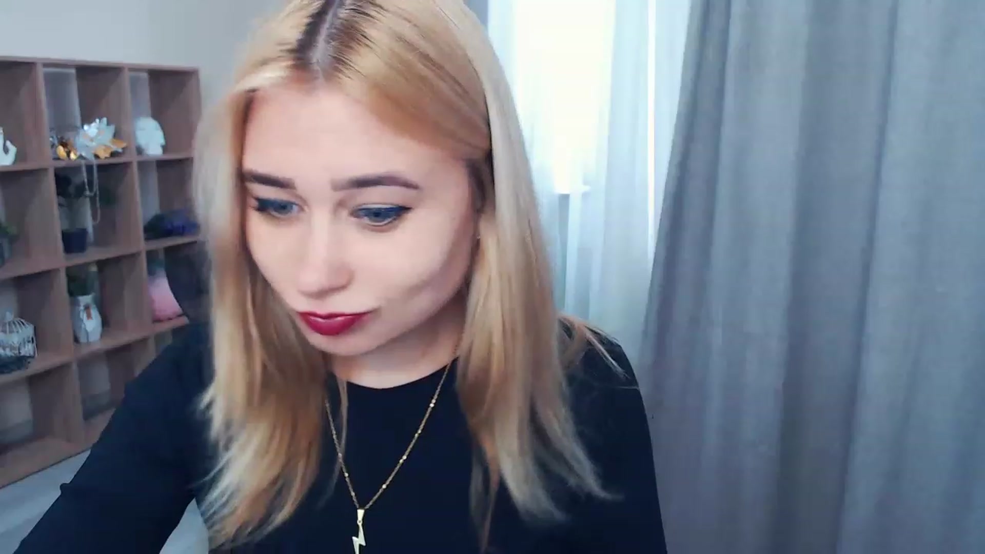 Gallery image thumbnail from Kukla_kolduna's myfreecams stream on, 04/01/2023, 15:15 image 4 of 20