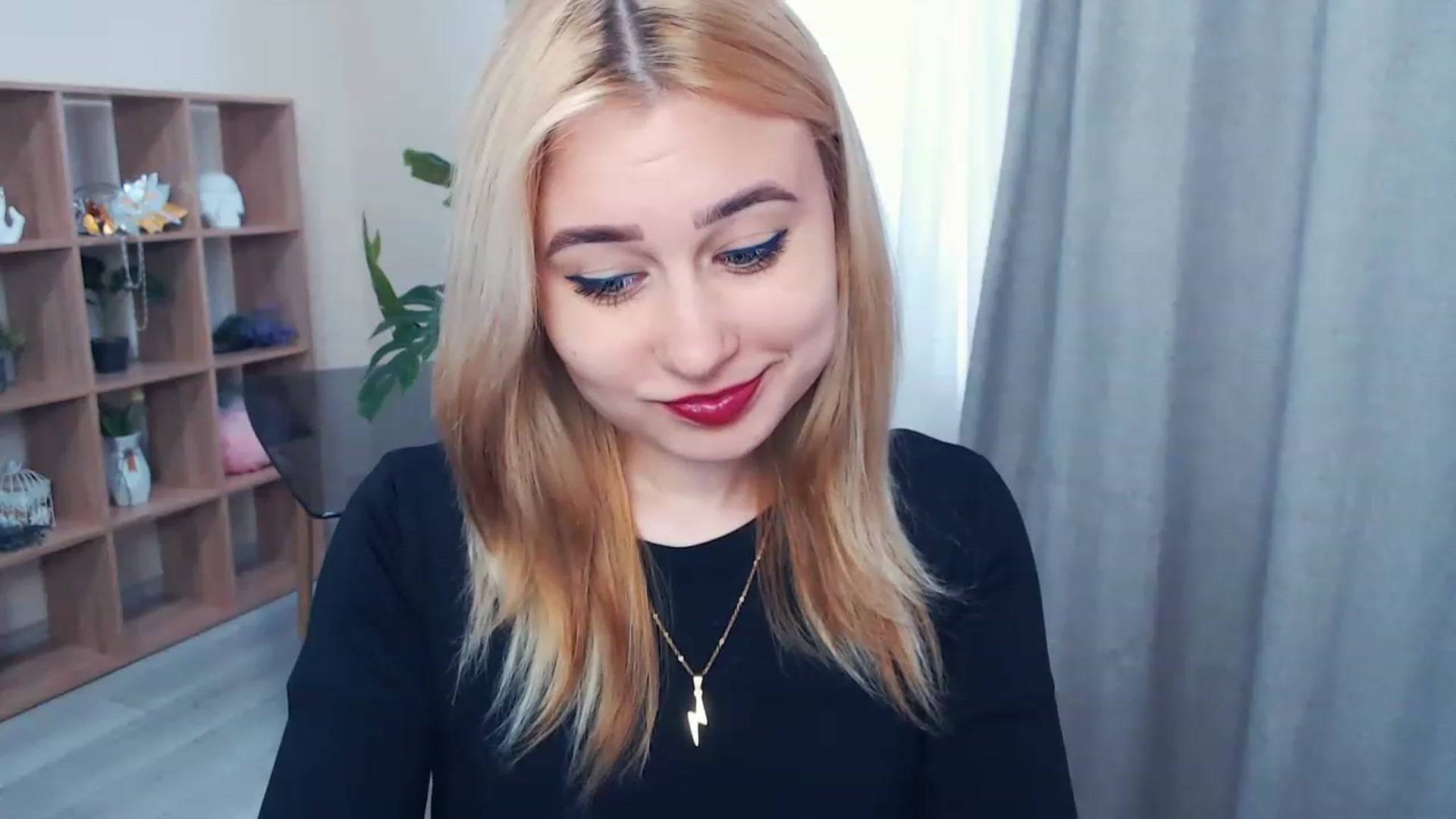 Gallery image thumbnail from Kukla_kolduna's myfreecams stream on, 04/01/2023, 15:15 image 7 of 20