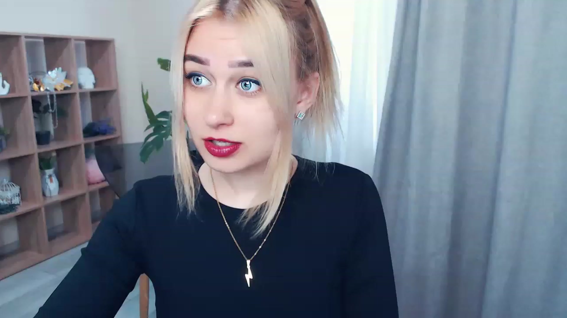 Gallery image thumbnail from Kukla_kolduna's myfreecams stream on, 04/01/2023, 15:15 image 17 of 20
