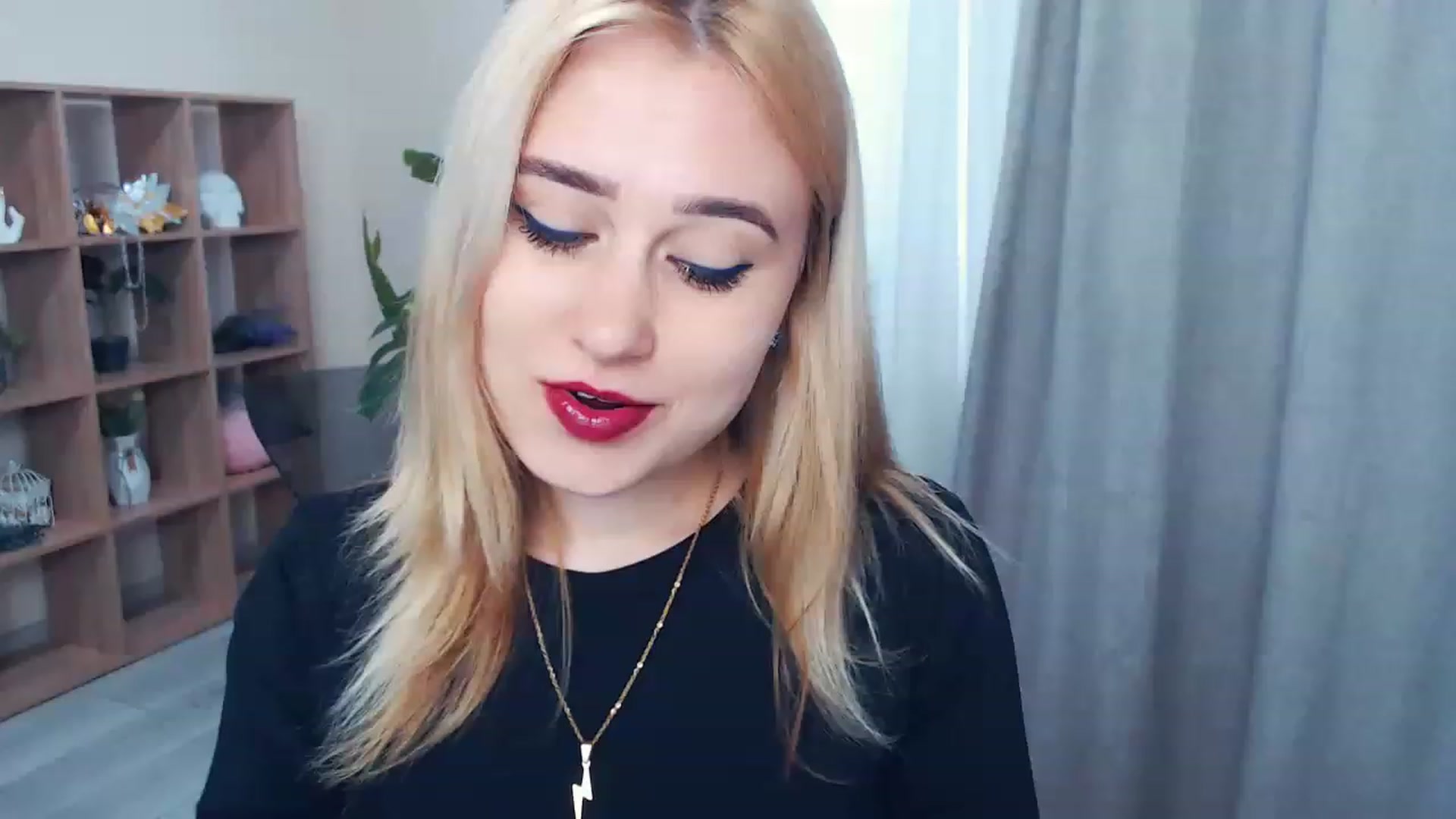 Gallery image thumbnail from Kukla_kolduna's myfreecams stream on, 04/01/2023, 15:15 image 3 of 20