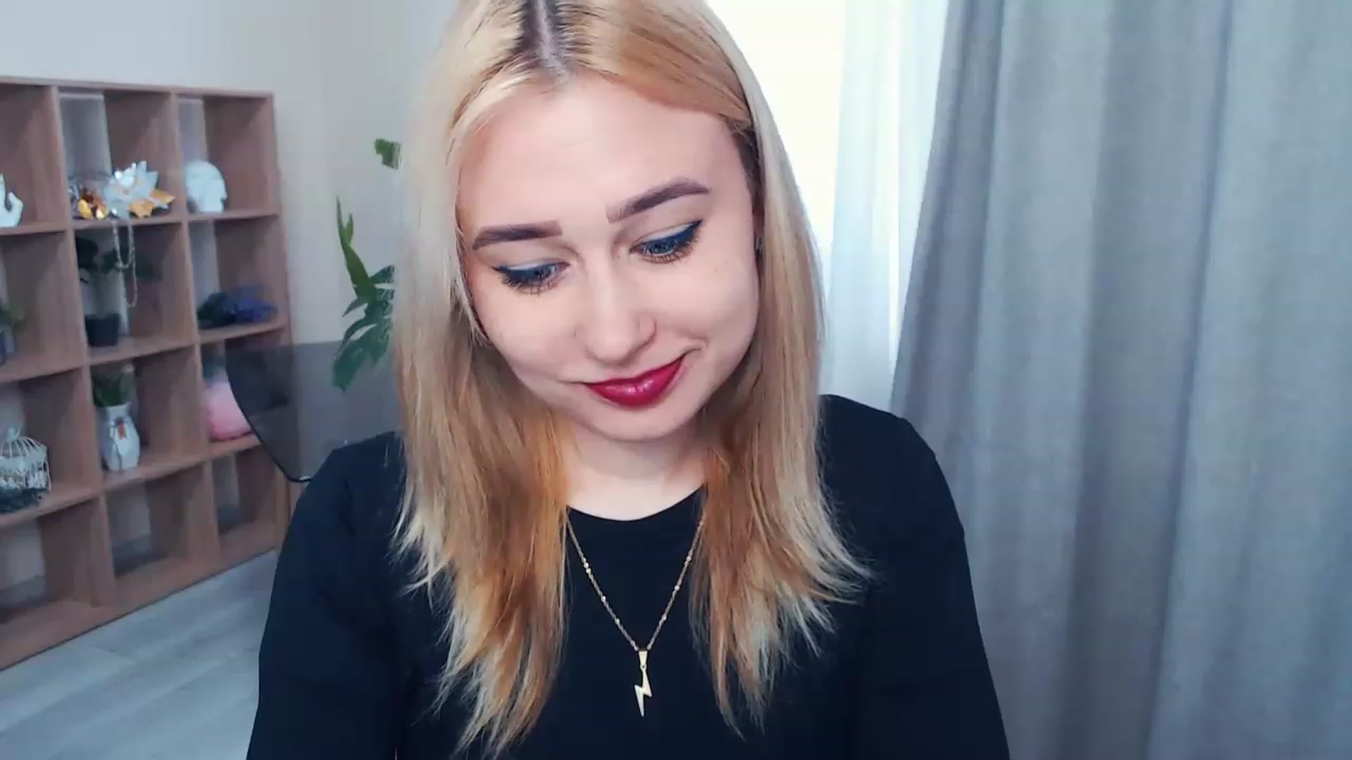 Gallery image thumbnail from Kukla_kolduna's myfreecams stream on, 04/01/2023, 15:15 image 8 of 20