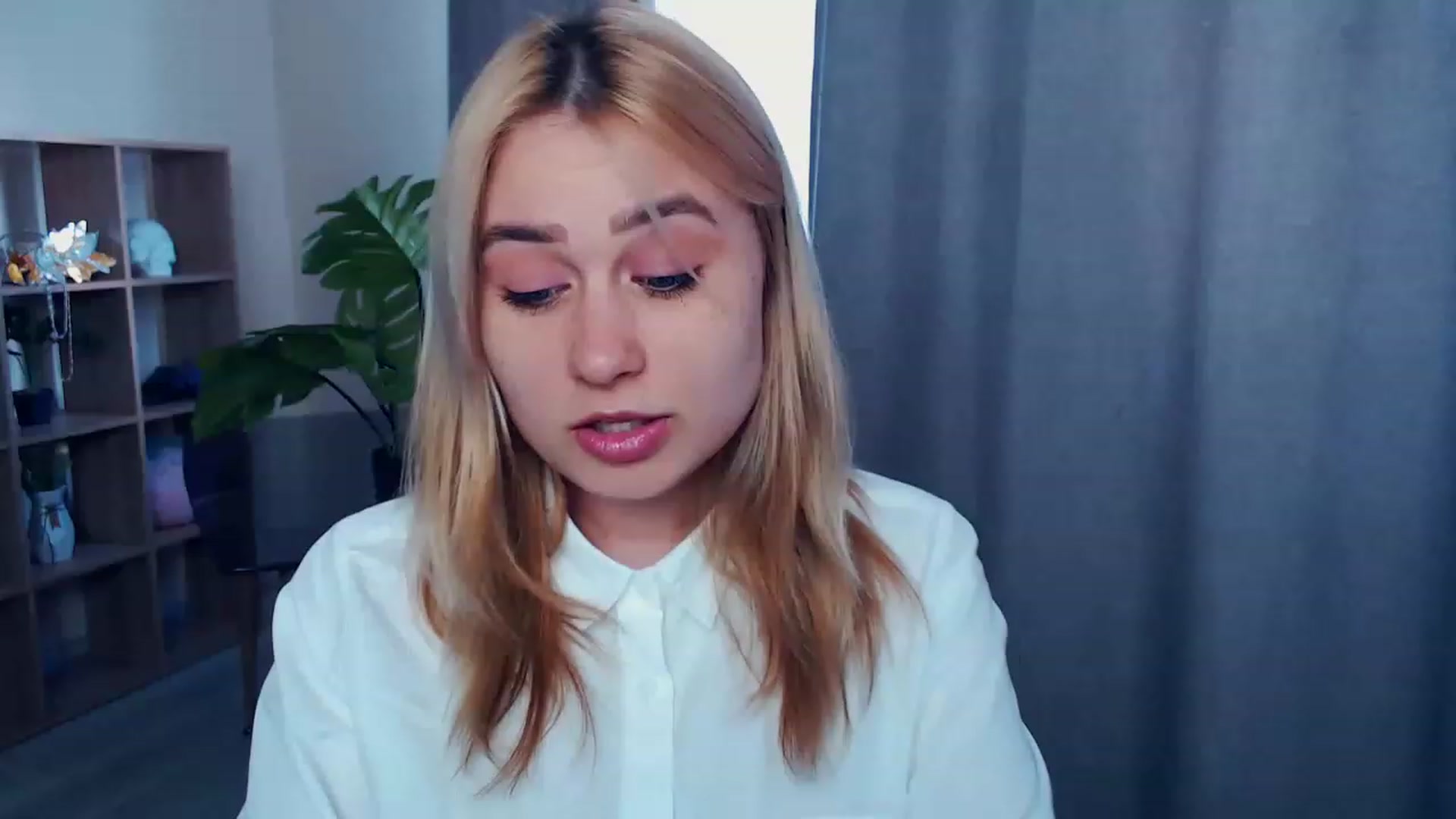 Gallery image thumbnail from Kukla_kolduna's myfreecams stream on, 04/07/2023, 11:25 image 3 of 20