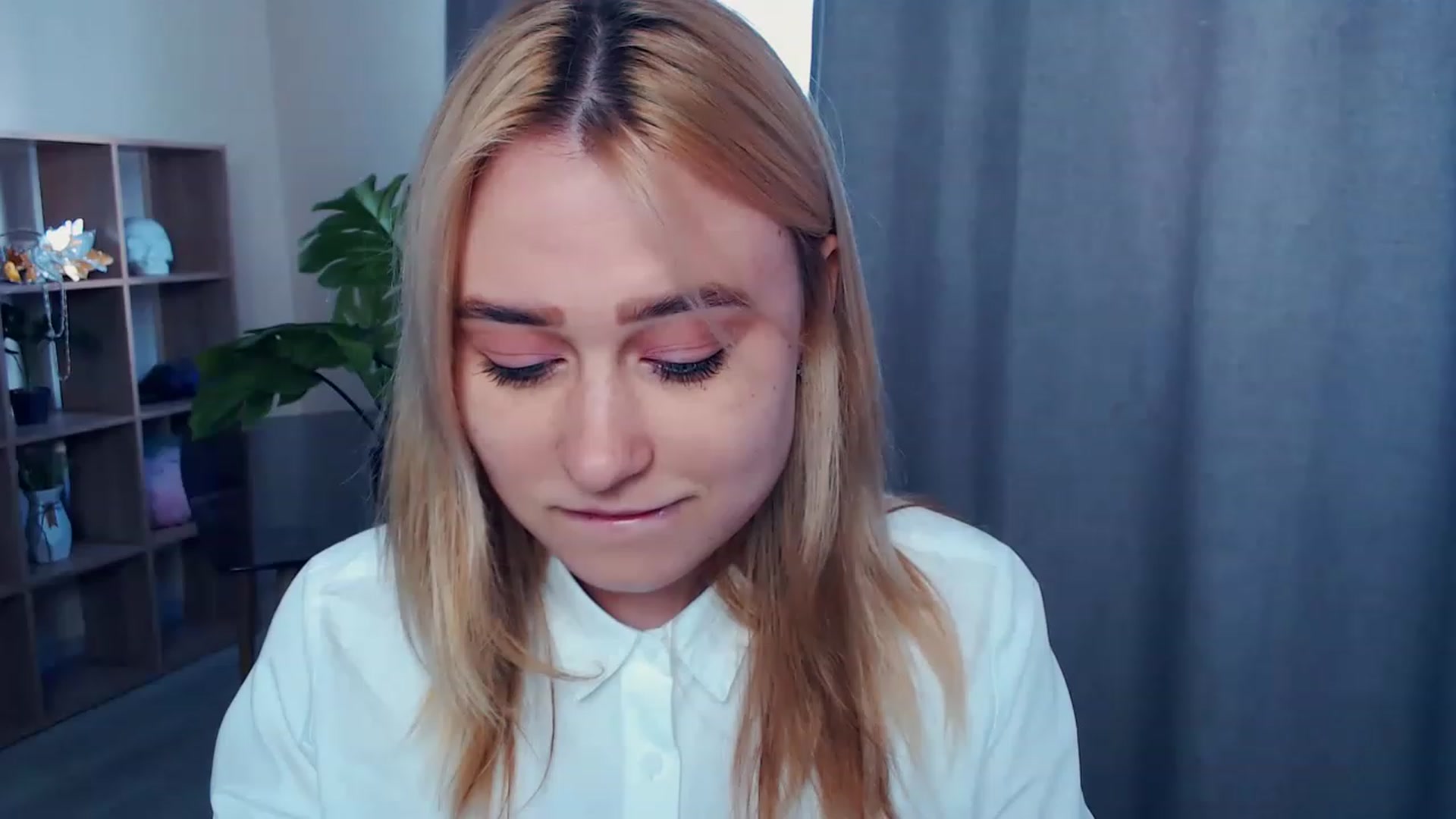 Gallery image thumbnail from Kukla_kolduna's myfreecams stream on, 04/07/2023, 11:25 image 20 of 20