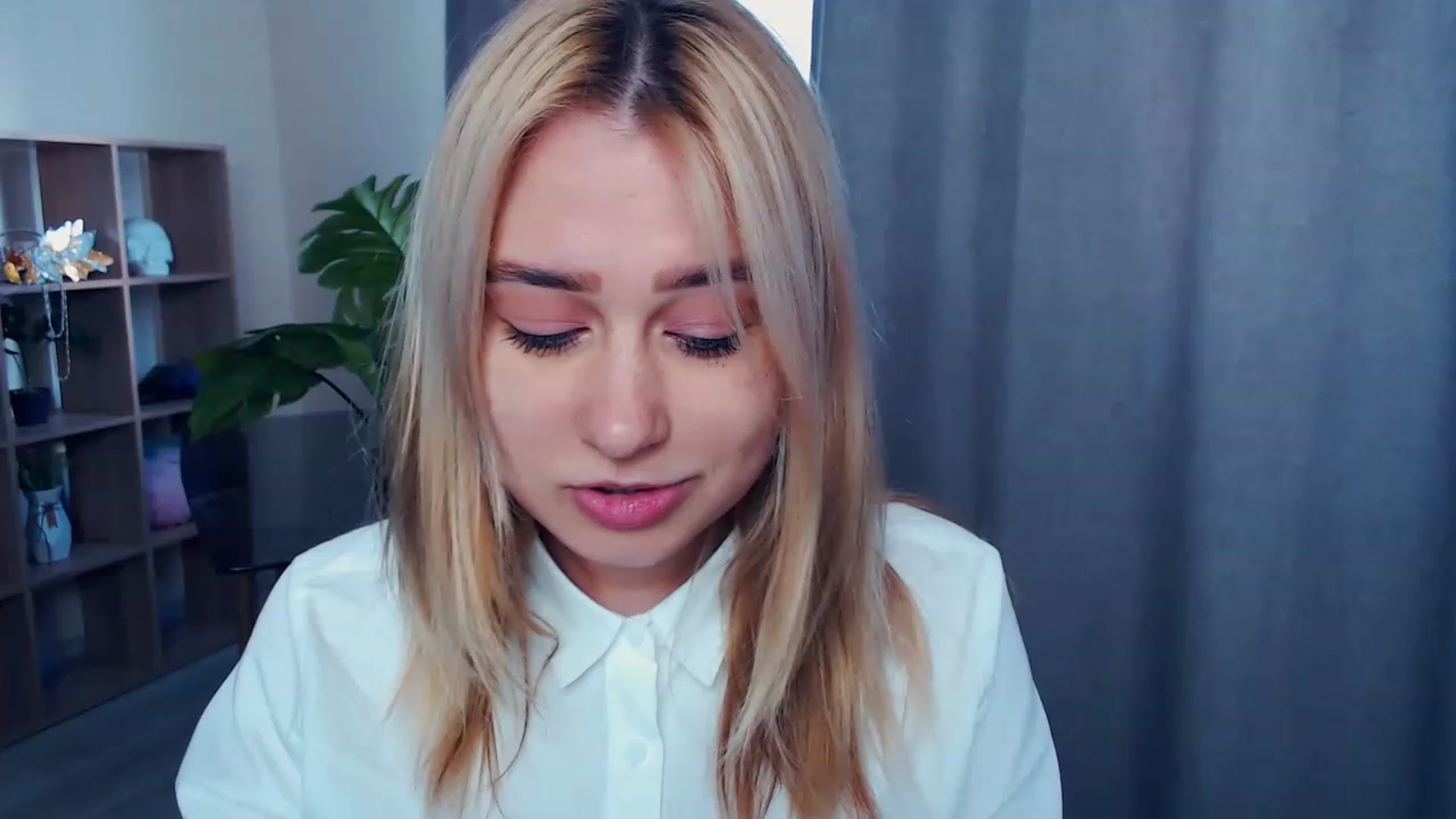 Gallery image thumbnail from Kukla_kolduna's myfreecams stream on, 04/07/2023, 11:25 image 18 of 20