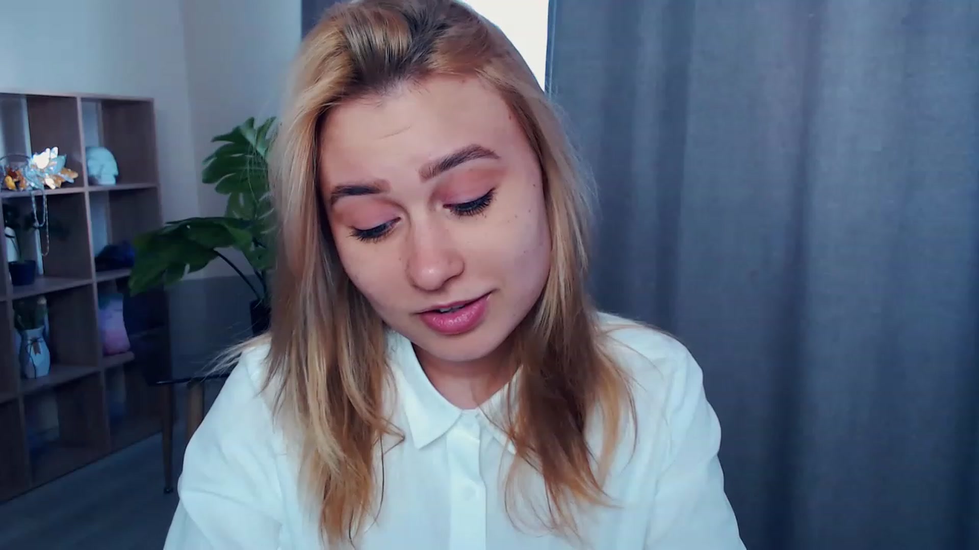 Gallery image thumbnail from Kukla_kolduna's myfreecams stream on, 04/07/2023, 11:25 image 9 of 20