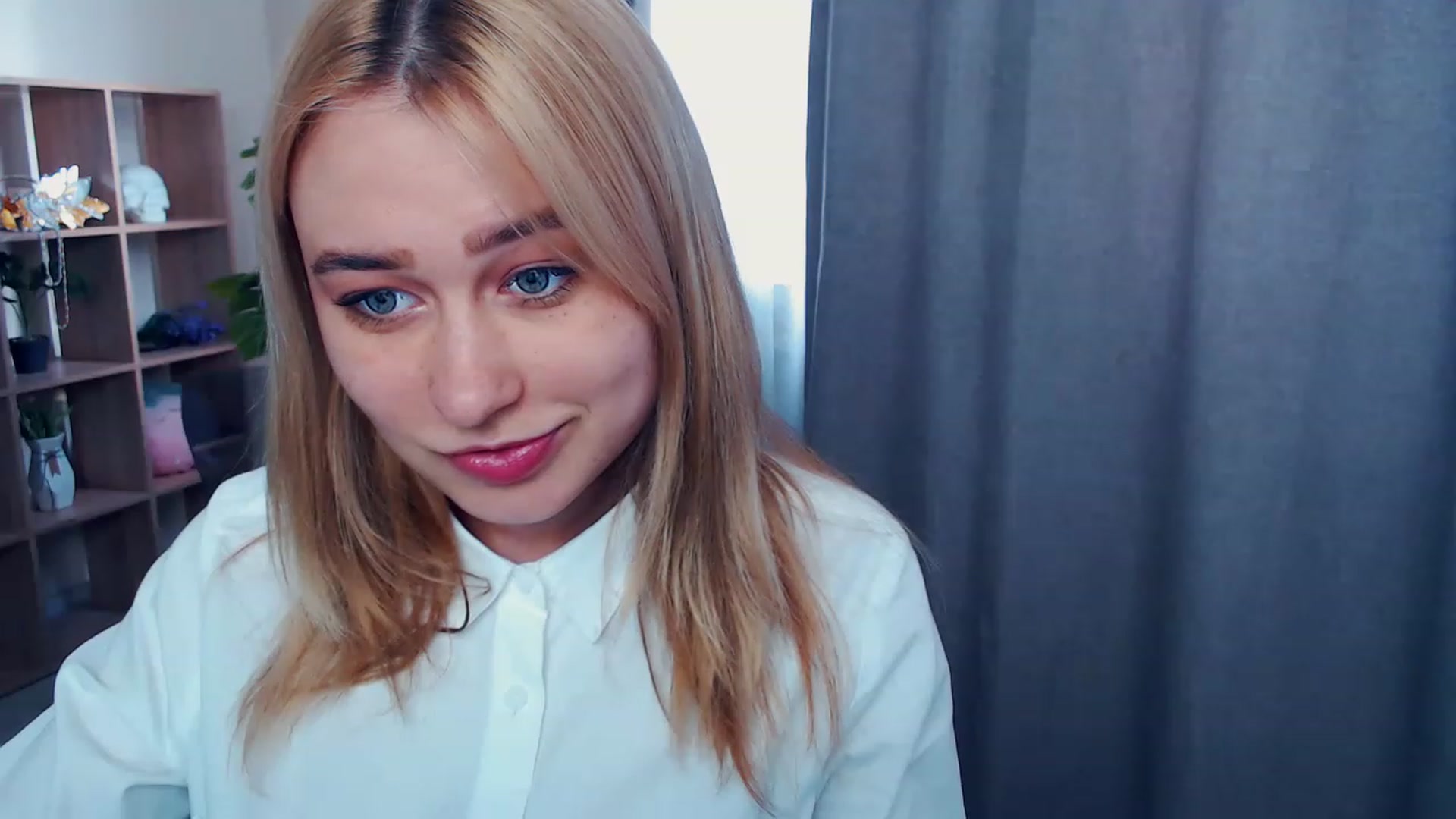 Gallery image thumbnail from Kukla_kolduna's myfreecams stream on, 04/07/2023, 13:39 image 4 of 20