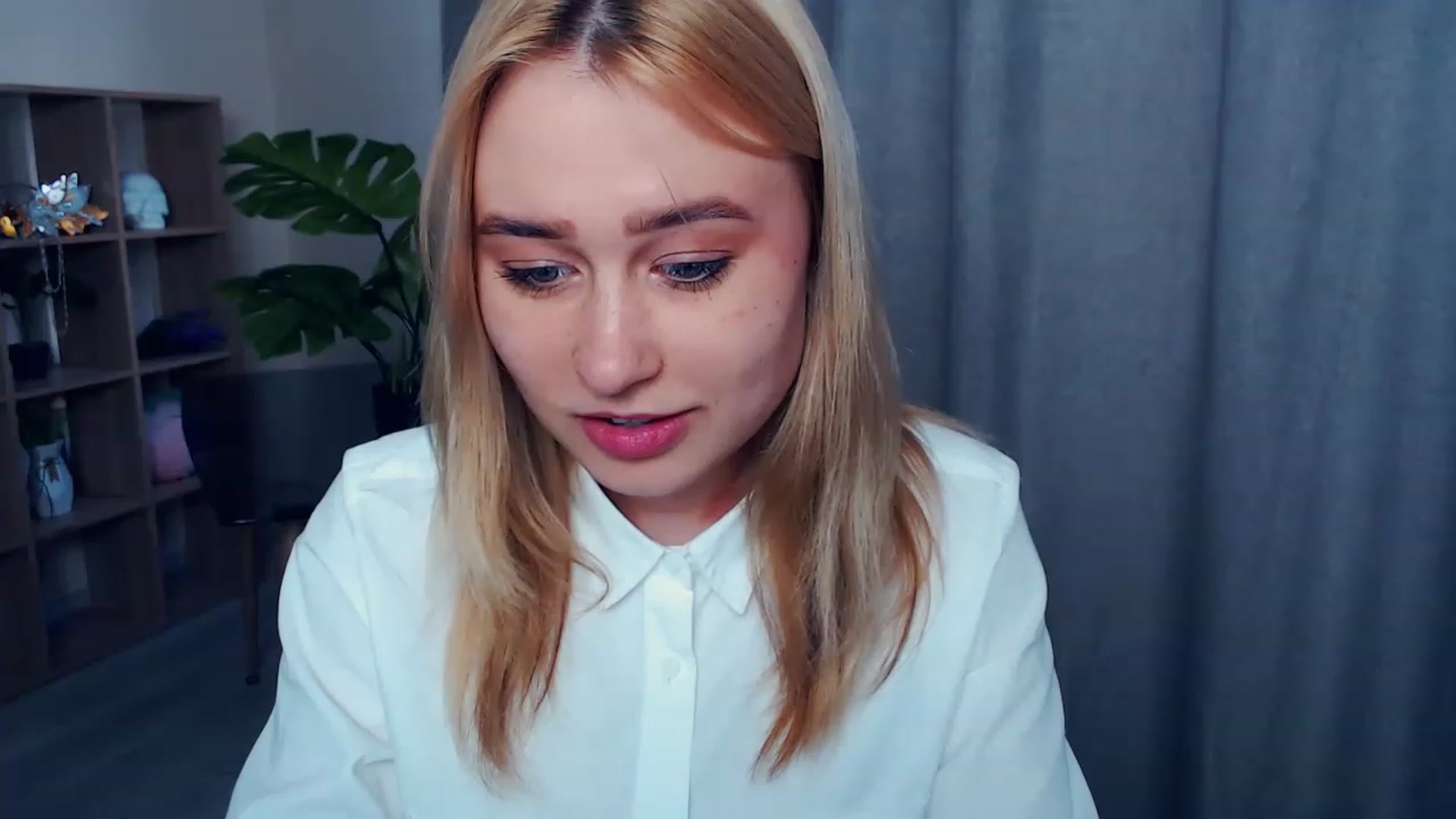 Gallery image thumbnail from Kukla_kolduna's myfreecams stream on, 04/07/2023, 15:51 image 3 of 20