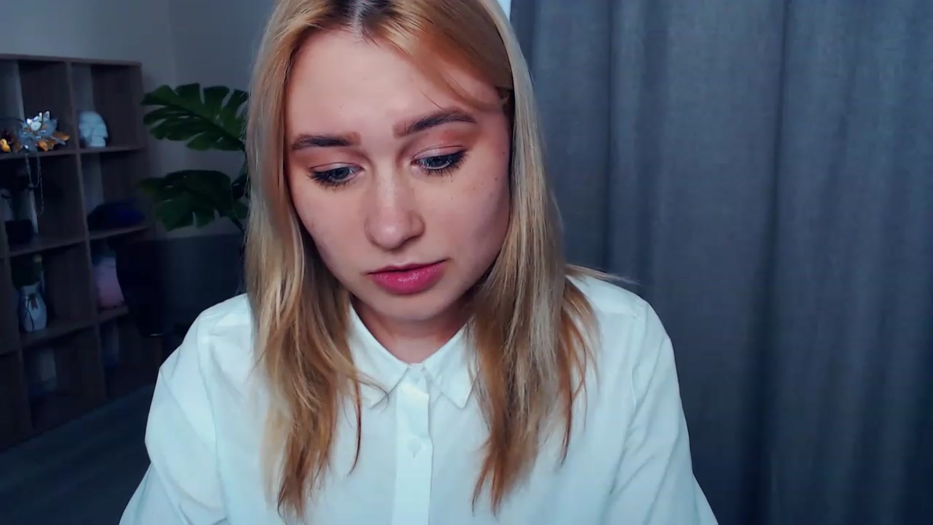 Gallery image thumbnail from Kukla_kolduna's myfreecams stream on, 04/07/2023, 15:51 image 13 of 20