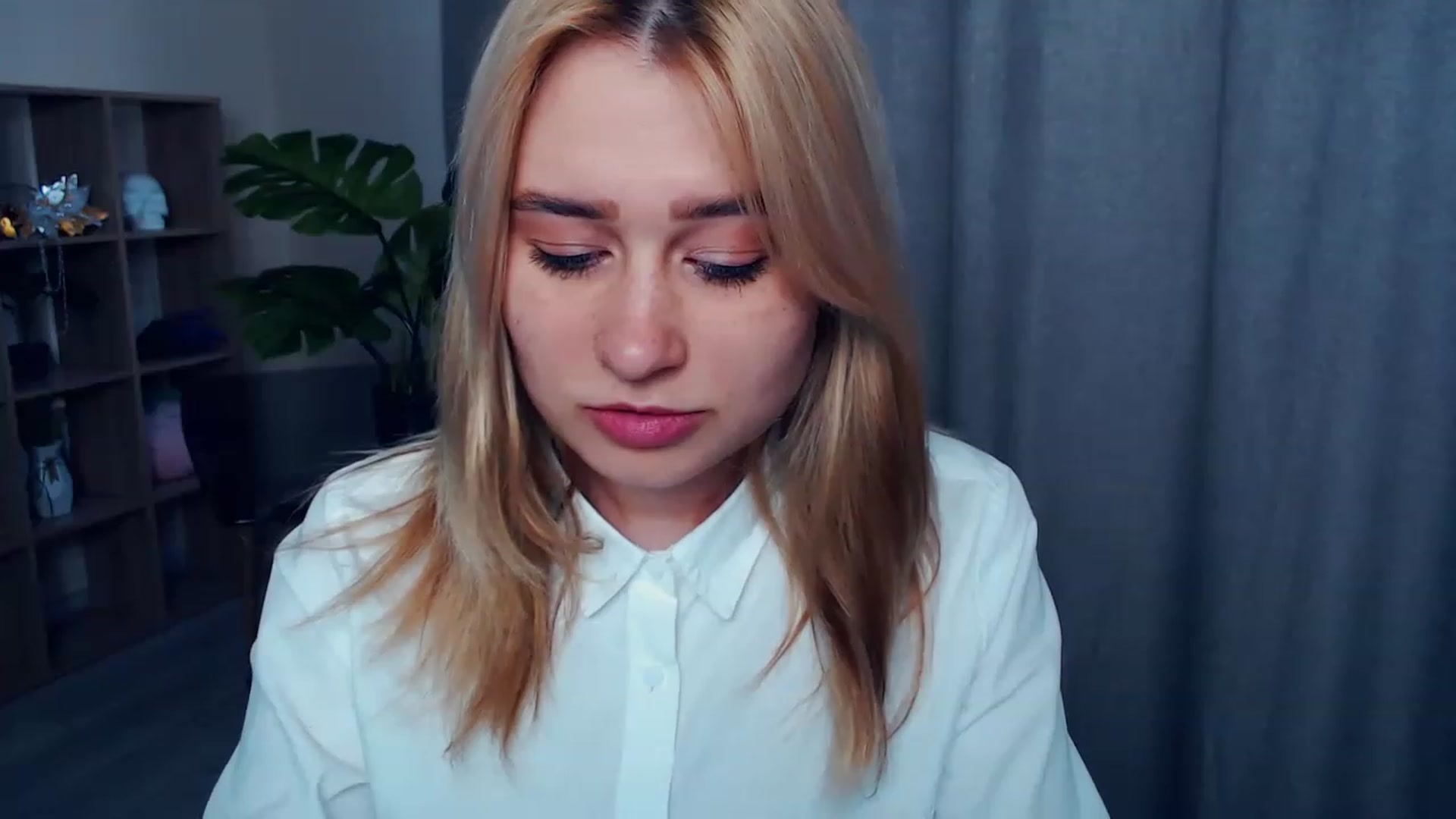 Gallery image thumbnail from Kukla_kolduna's myfreecams stream on, 04/07/2023, 15:51 image 14 of 20