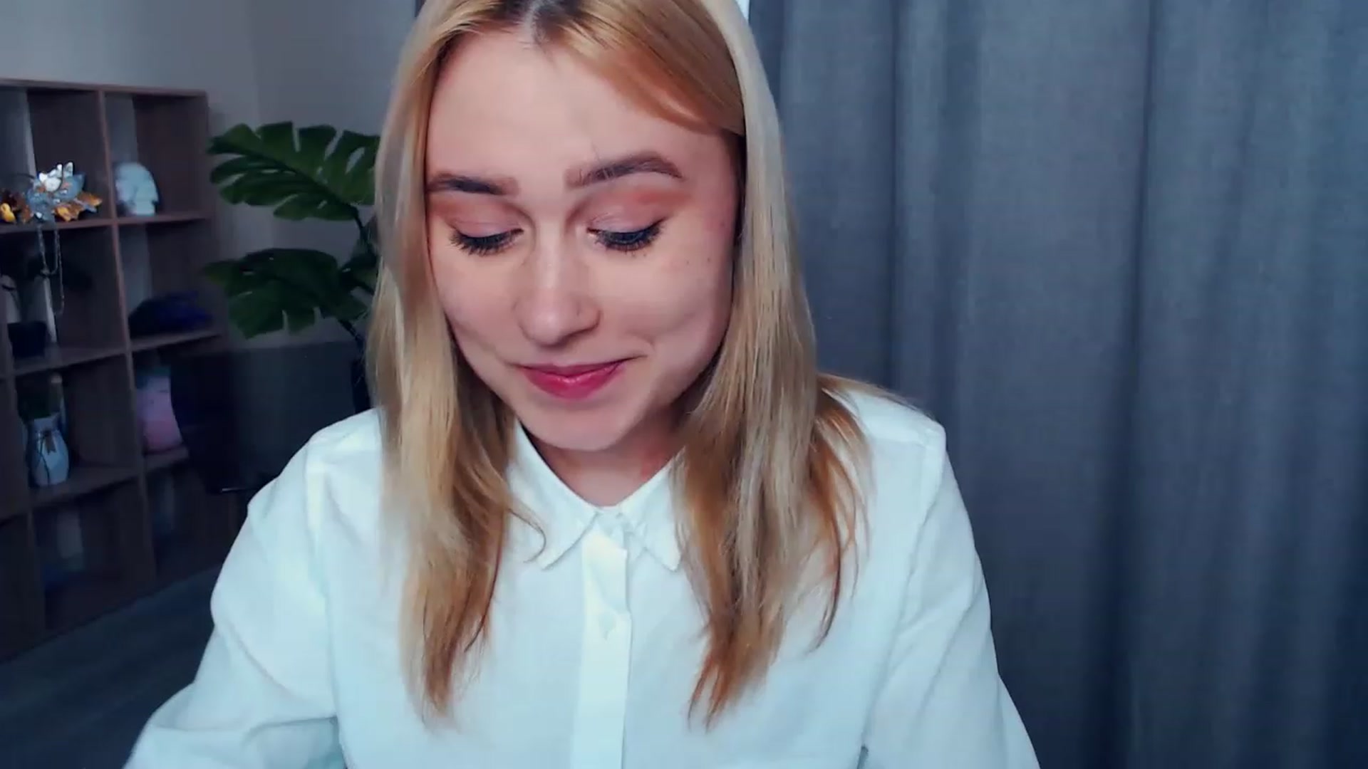 Gallery image thumbnail from Kukla_kolduna's myfreecams stream on, 04/07/2023, 15:51 image 8 of 20