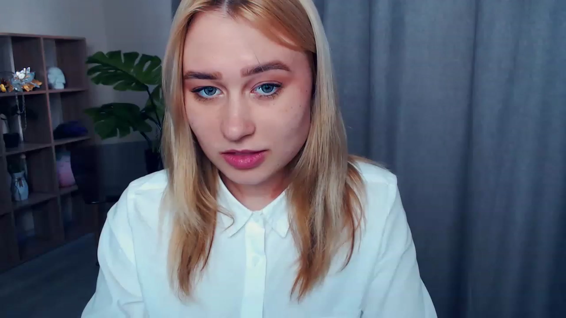 Gallery image thumbnail from Kukla_kolduna's myfreecams stream on, 04/07/2023, 15:51 image 6 of 20