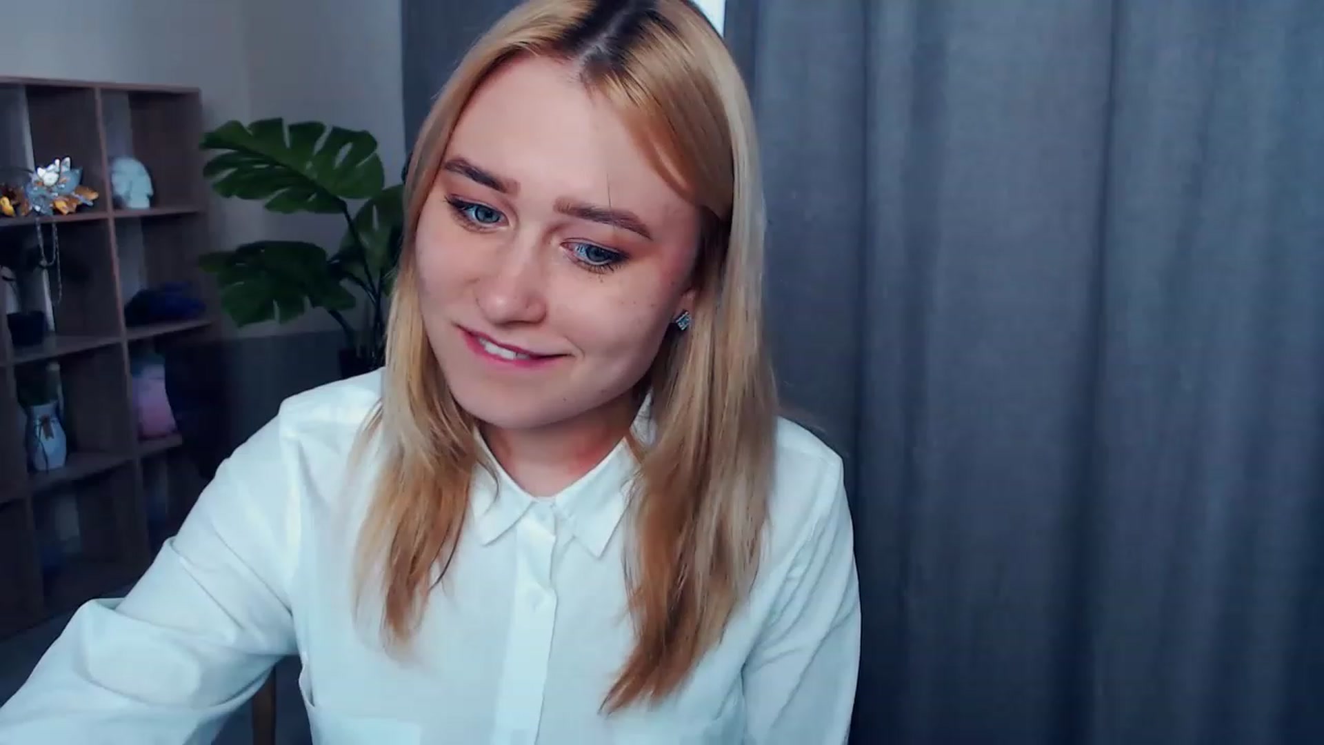 Gallery image thumbnail from Kukla_kolduna's myfreecams stream on, 04/07/2023, 15:51 image 1 of 20