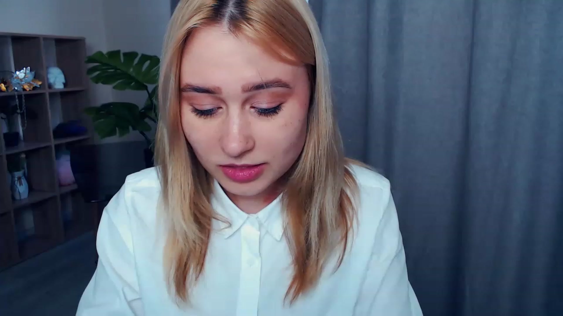 Gallery image thumbnail from Kukla_kolduna's myfreecams stream on, 04/07/2023, 15:51 image 4 of 20