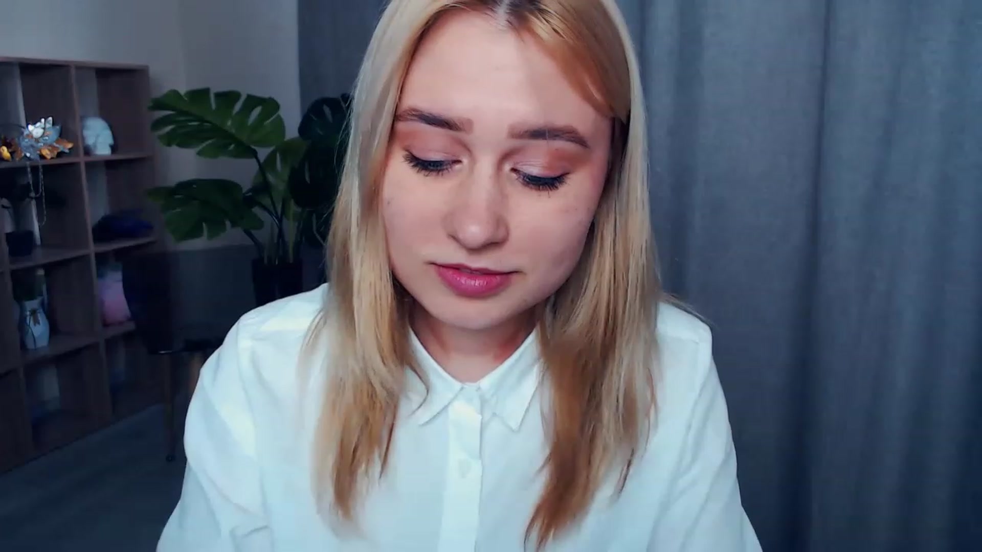 Gallery image thumbnail from Kukla_kolduna's myfreecams stream on, 04/07/2023, 15:51 image 9 of 20