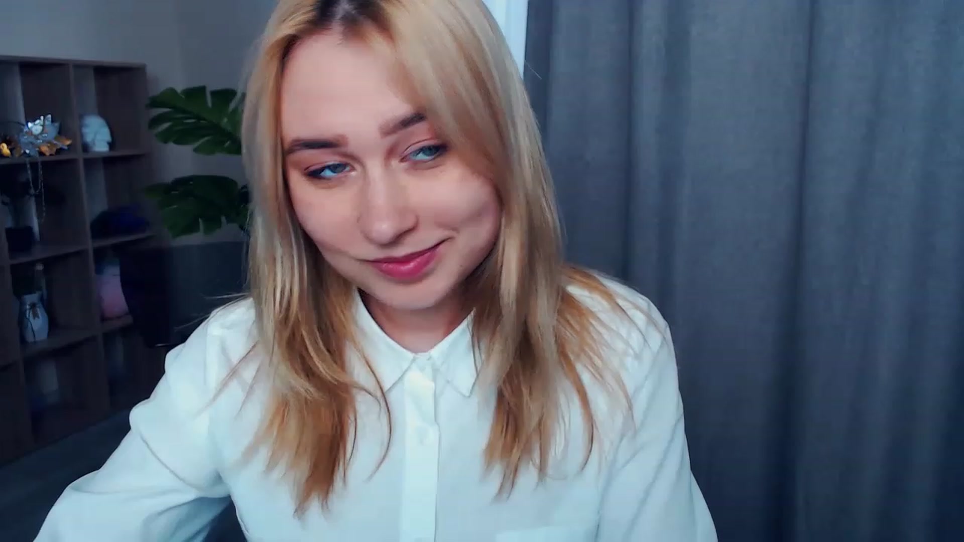 Gallery image thumbnail from Kukla_kolduna's myfreecams stream on, 04/07/2023, 15:51 image 18 of 20
