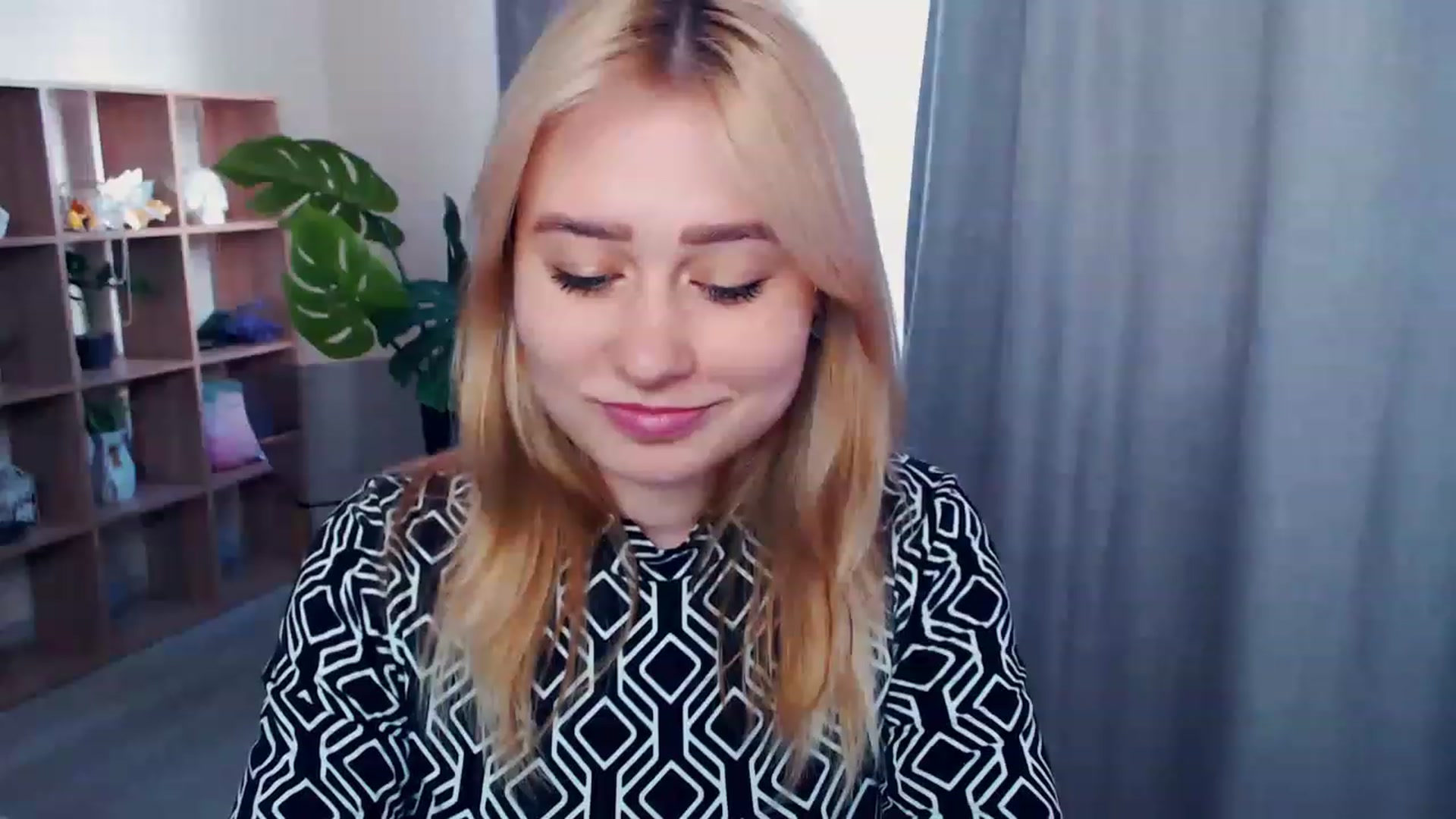 Gallery image thumbnail from Kukla_kolduna's myfreecams stream on, 04/08/2023, 14:32 image 15 of 20