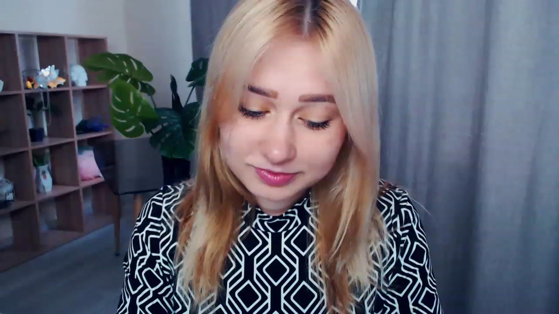 Gallery image thumbnail from Kukla_kolduna's myfreecams stream on, 04/08/2023, 14:32 image 1 of 20