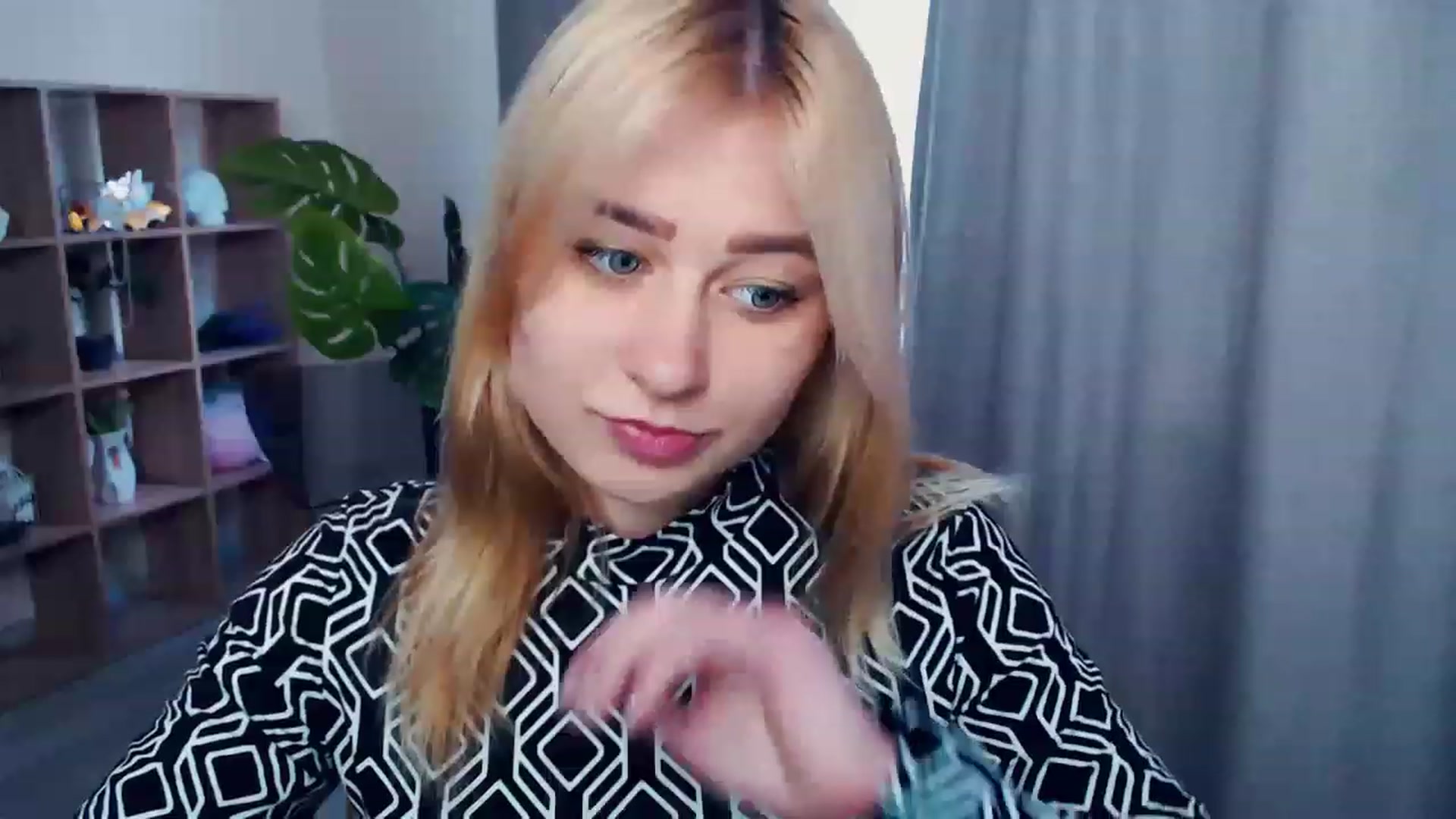 Gallery image thumbnail from Kukla_kolduna's myfreecams stream on, 04/08/2023, 14:32 image 4 of 20