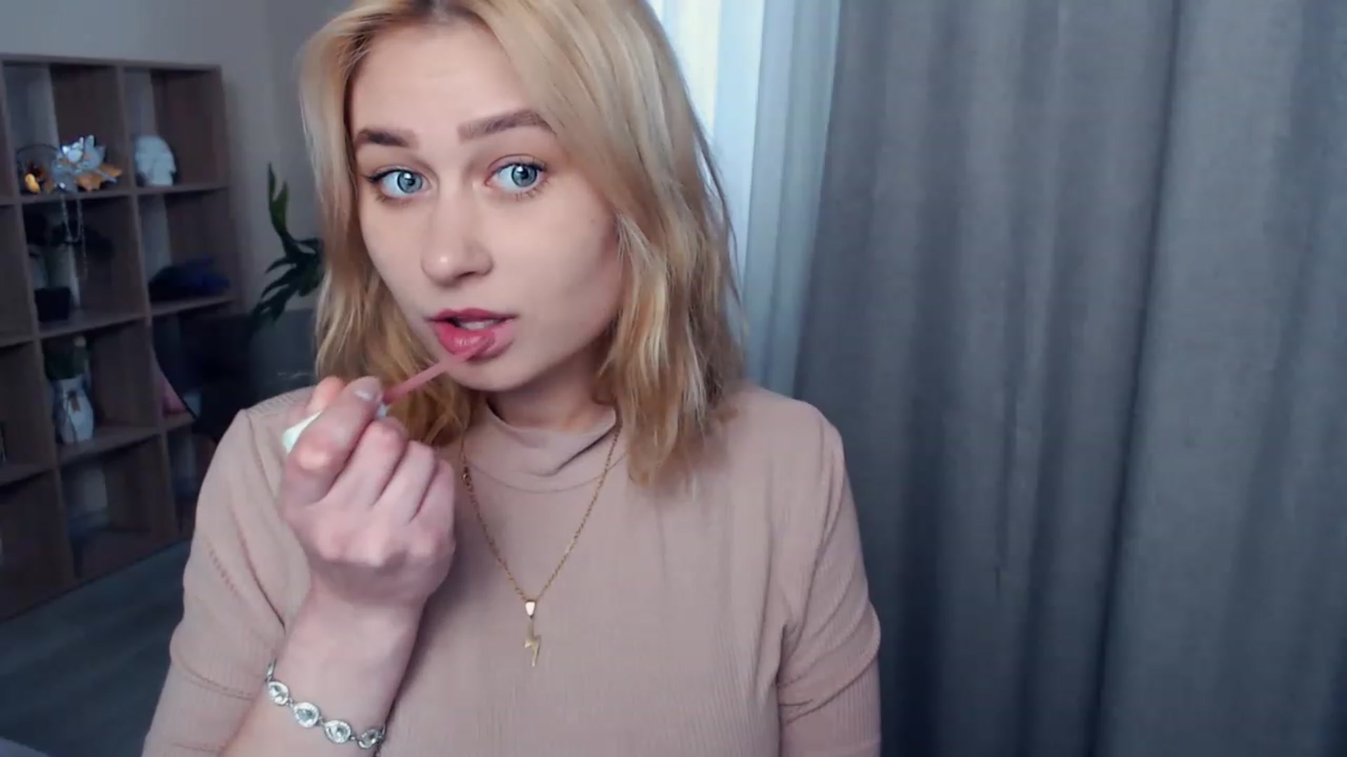 Gallery image thumbnail from Kukla_kolduna's myfreecams stream on, 04/09/2023, 14:39 image 18 of 20