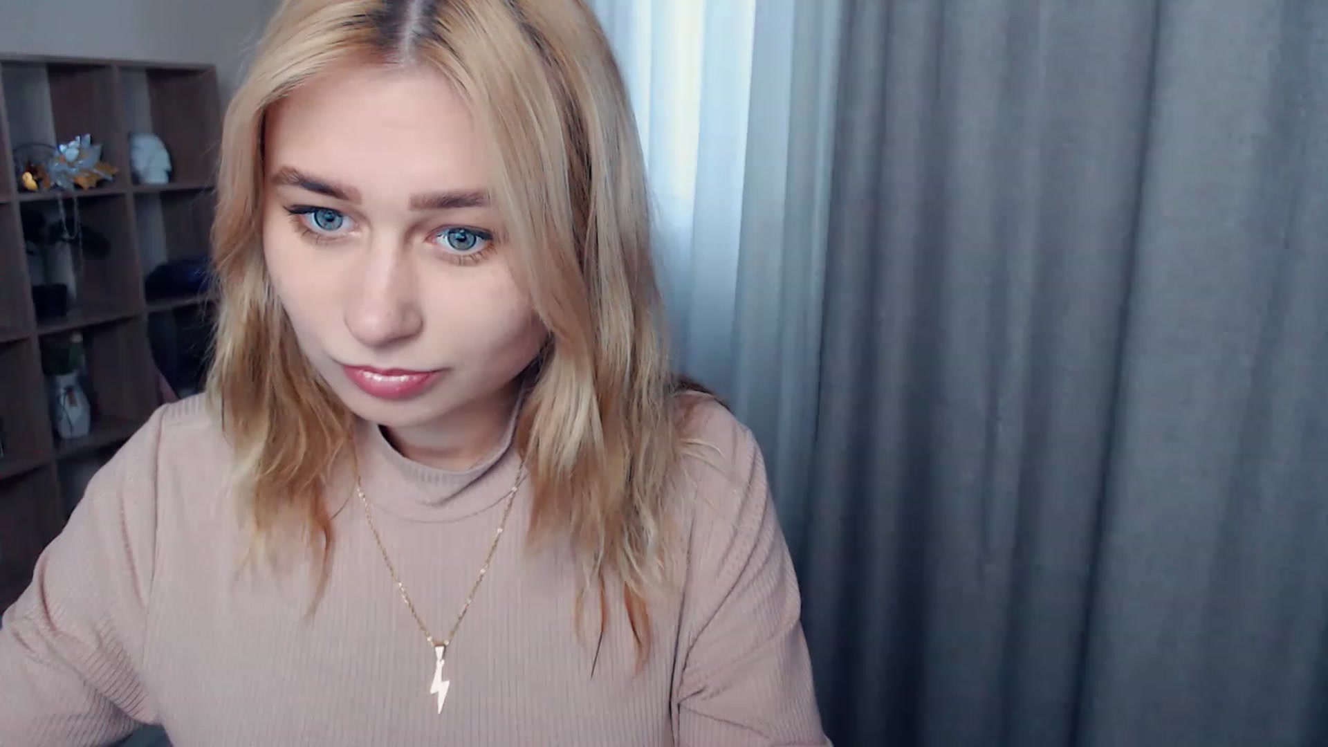 Gallery image thumbnail from Kukla_kolduna's myfreecams stream on, 04/09/2023, 14:39 image 2 of 20