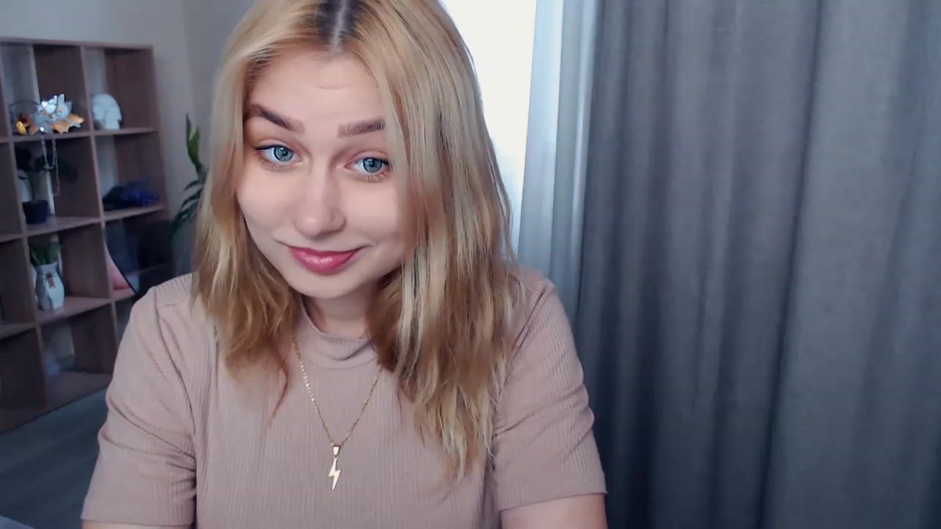 Gallery image thumbnail from Kukla_kolduna's myfreecams stream on, 04/09/2023, 14:39 image 10 of 20