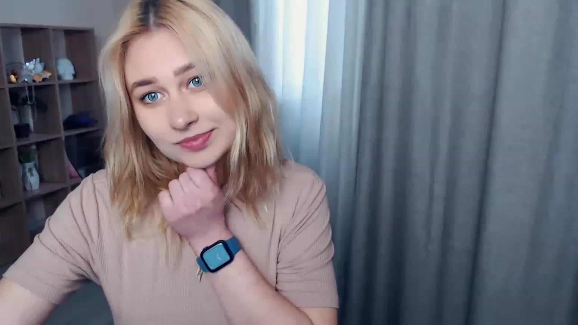 Gallery image thumbnail from Kukla_kolduna's myfreecams stream on, 04/09/2023, 14:39 image 6 of 20