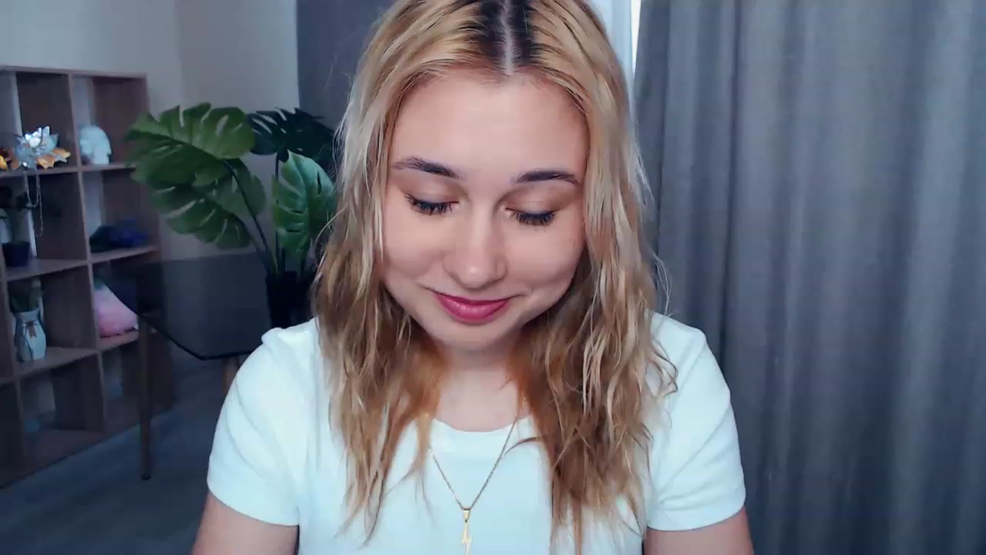 Gallery image thumbnail from Kukla_kolduna's myfreecams stream on, 04/14/2023, 13:26 image 15 of 20