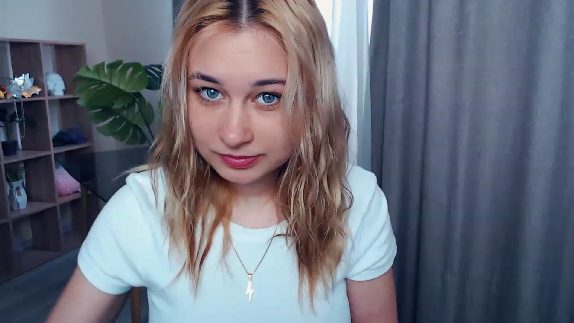 Gallery image thumbnail from Kukla_kolduna's myfreecams stream on, 04/14/2023, 13:26 image 10 of 20