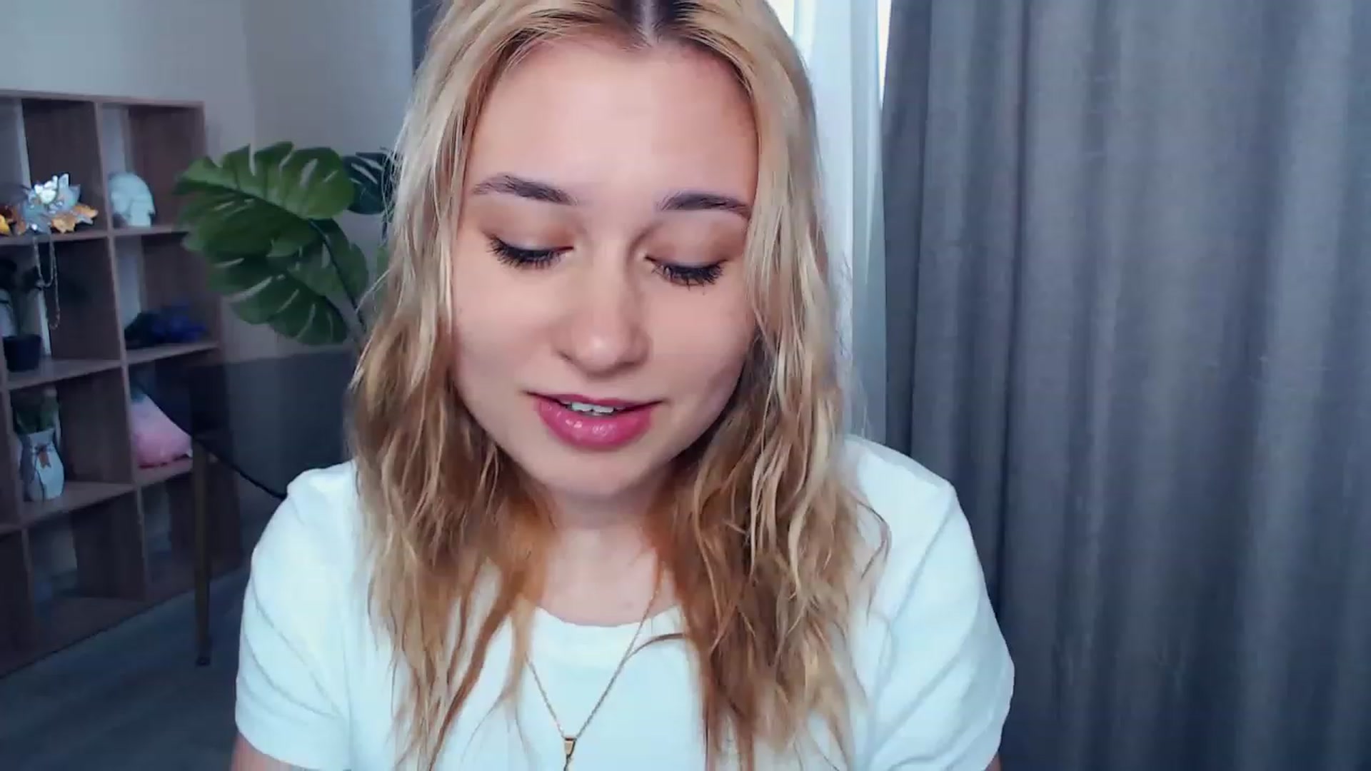 Gallery image thumbnail from Kukla_kolduna's myfreecams stream on, 04/14/2023, 13:26 image 14 of 20