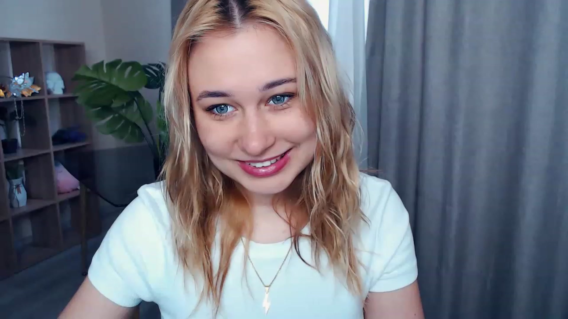 Gallery image thumbnail from Kukla_kolduna's myfreecams stream on, 04/14/2023, 13:26 image 1 of 20