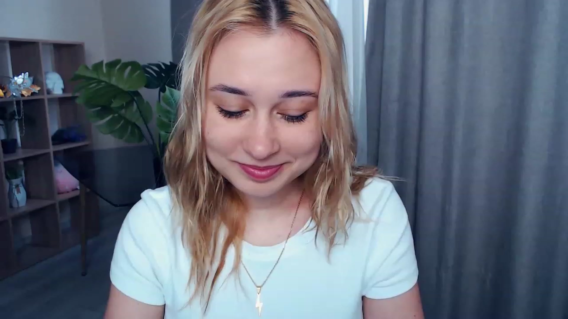 Gallery image thumbnail from Kukla_kolduna's myfreecams stream on, 04/14/2023, 13:26 image 18 of 20