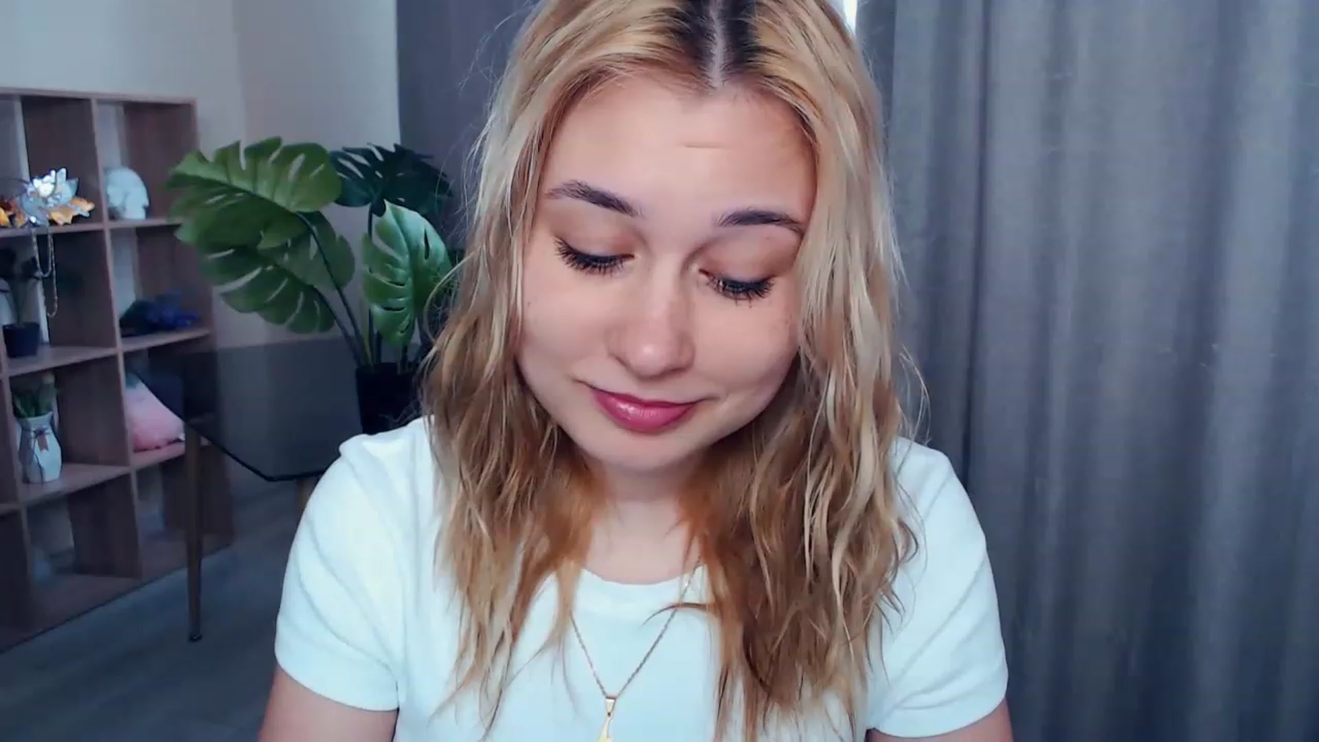 Gallery image thumbnail from Kukla_kolduna's myfreecams stream on, 04/14/2023, 13:26 image 12 of 20