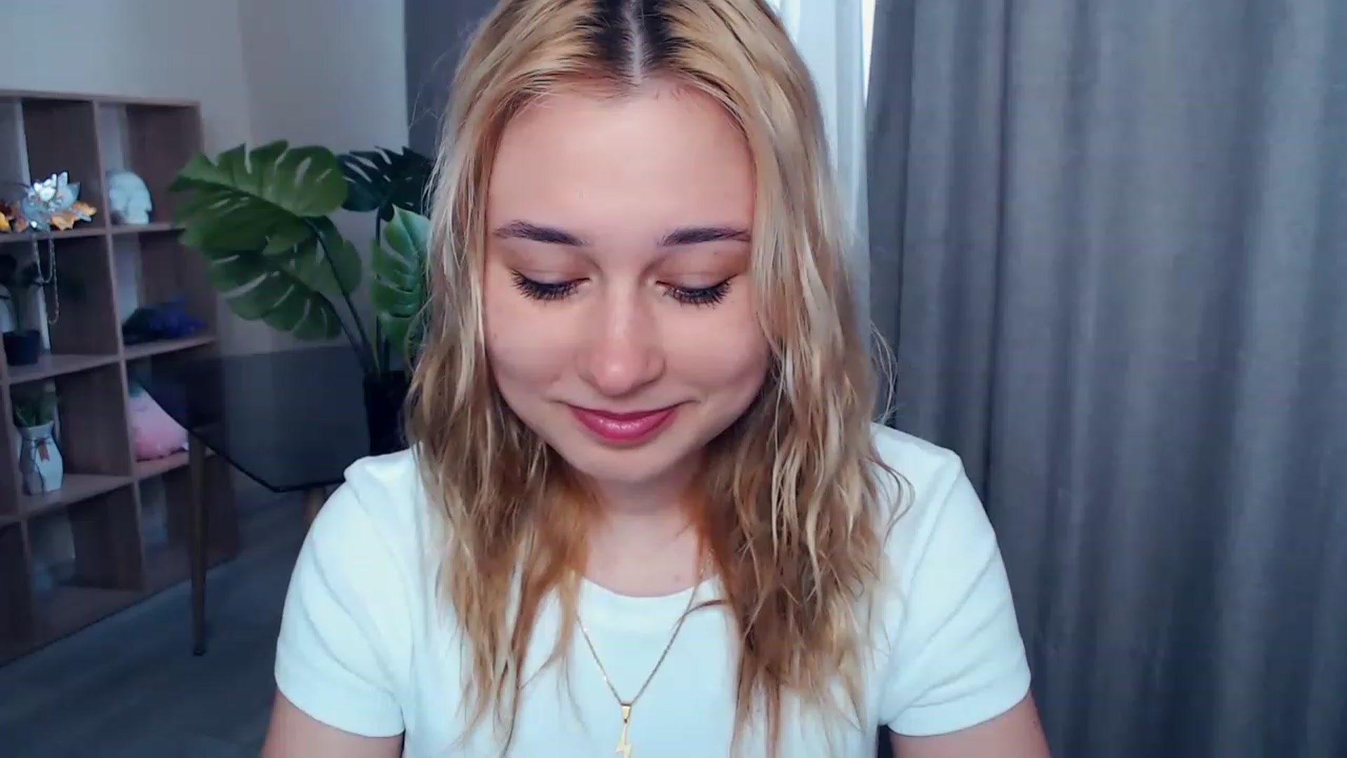 Gallery image thumbnail from Kukla_kolduna's myfreecams stream on, 04/14/2023, 13:26 image 16 of 20