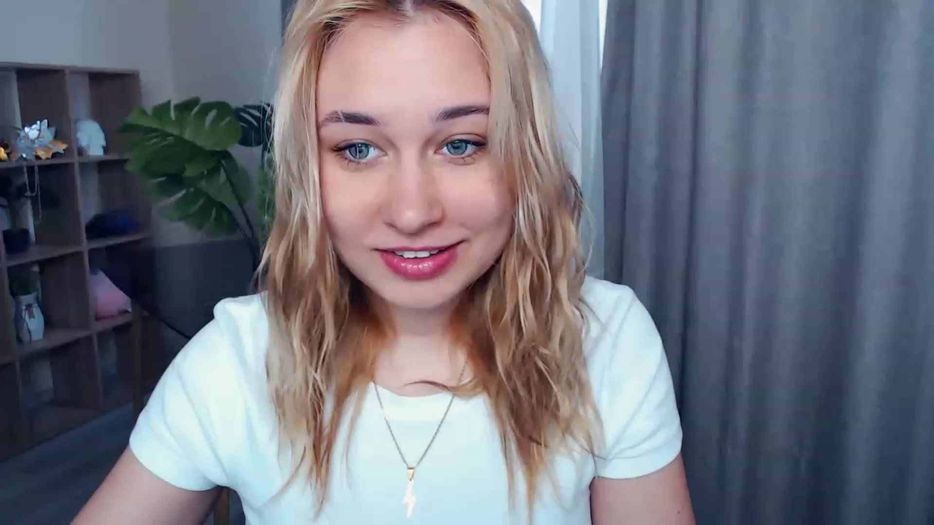 Gallery image thumbnail from Kukla_kolduna's myfreecams stream on, 04/14/2023, 13:26 image 3 of 20
