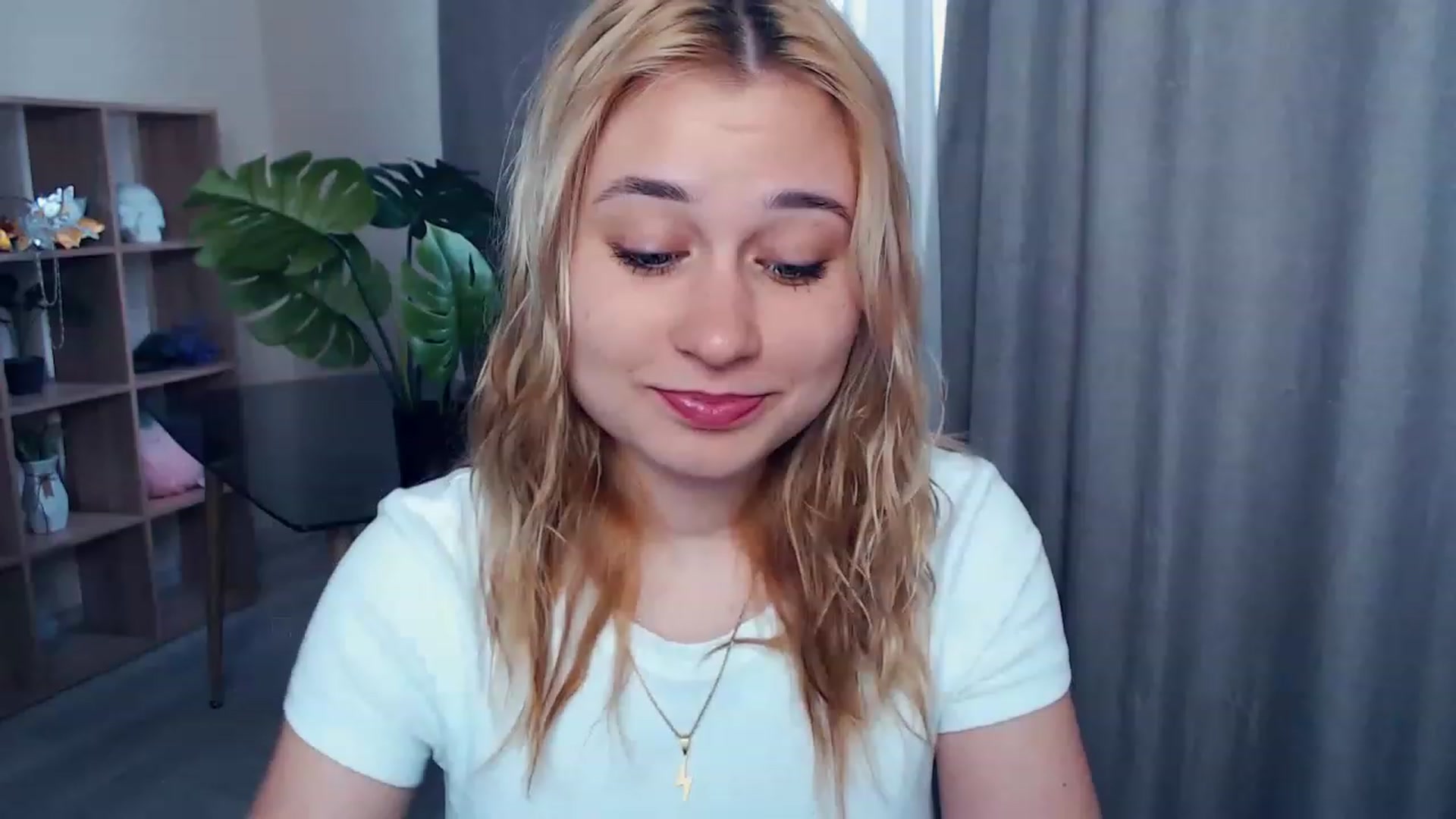 Gallery image thumbnail from Kukla_kolduna's myfreecams stream on, 04/14/2023, 13:26 image 8 of 20