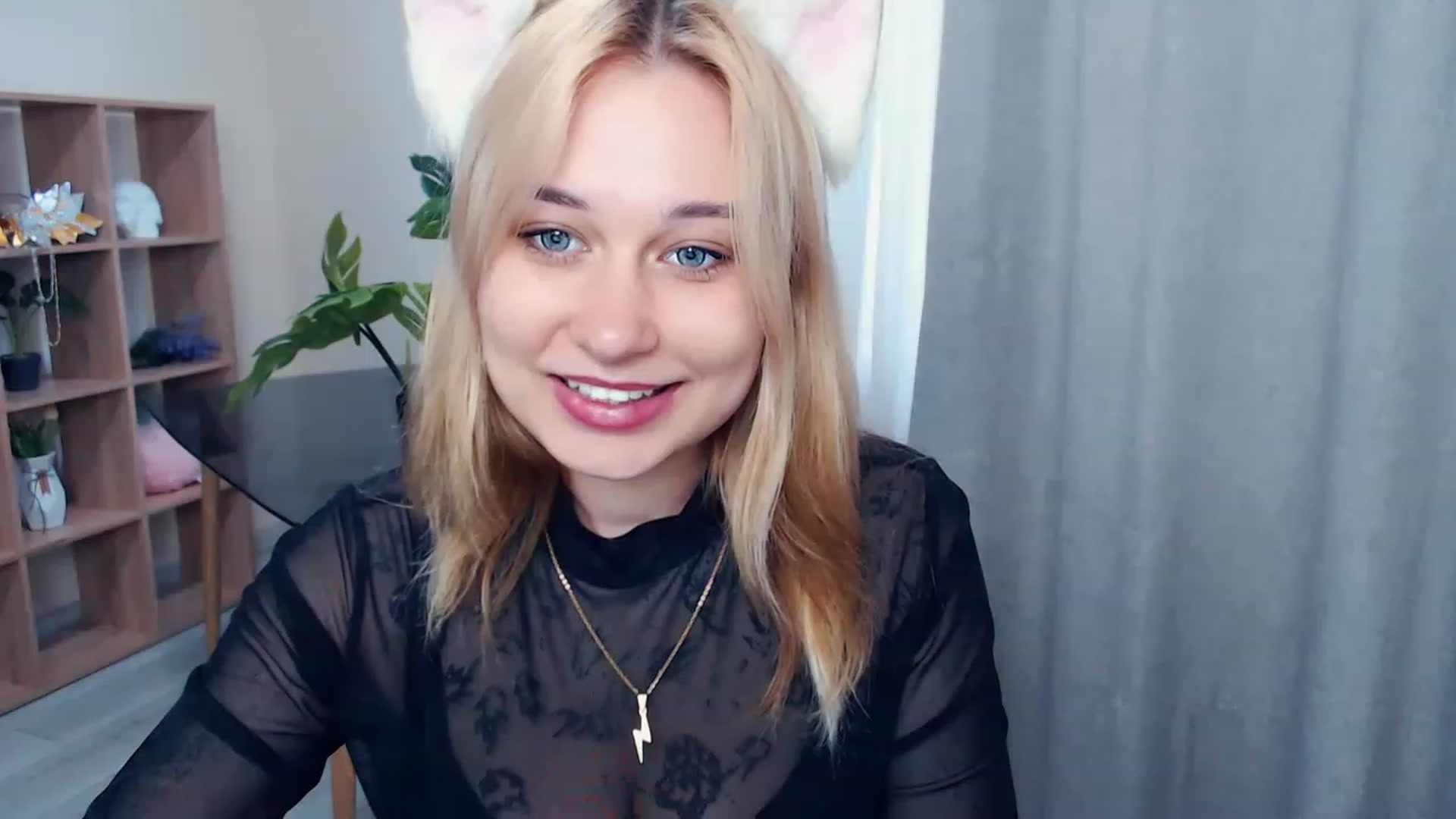 Gallery image thumbnail from Kukla_kolduna's myfreecams stream on, 04/15/2023, 14:22 image 10 of 20